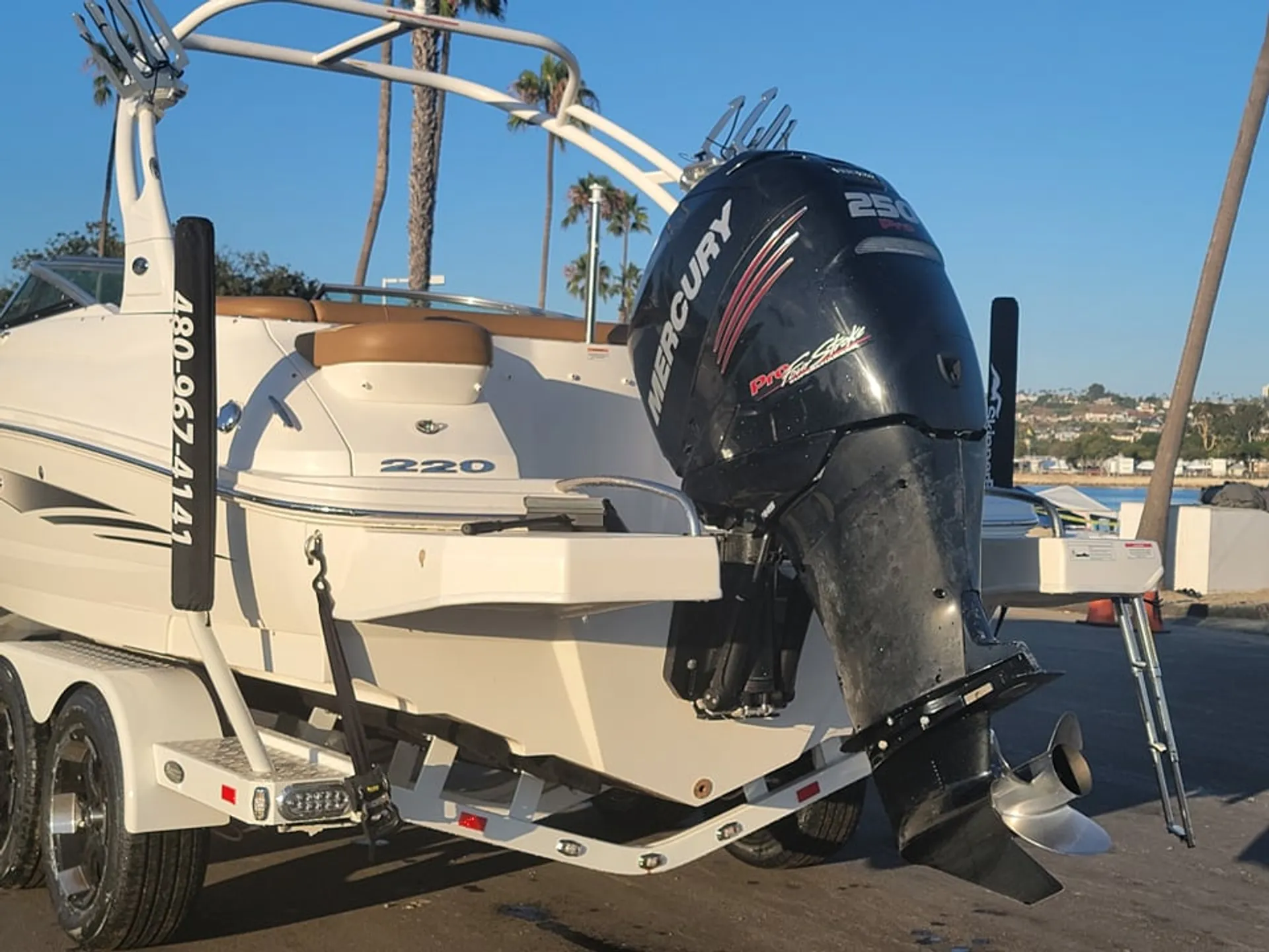 Sea Ray Boats 220 Sundeck w/250XL Verado in Mesa, AZ — photo 4