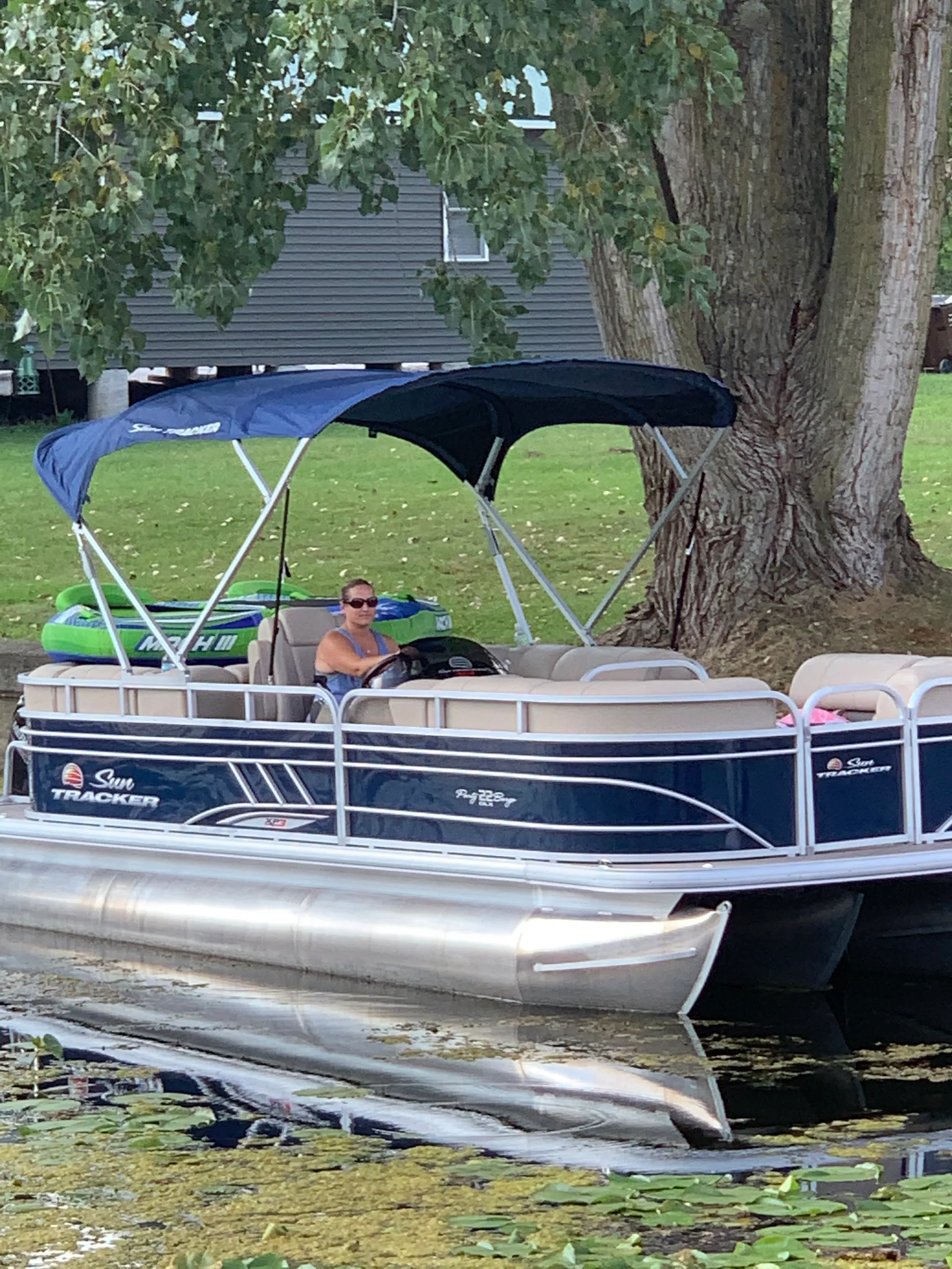 SUN TRACKER PARTY BARGE 22 RF XP3 in Montpelier, OH — photo 2