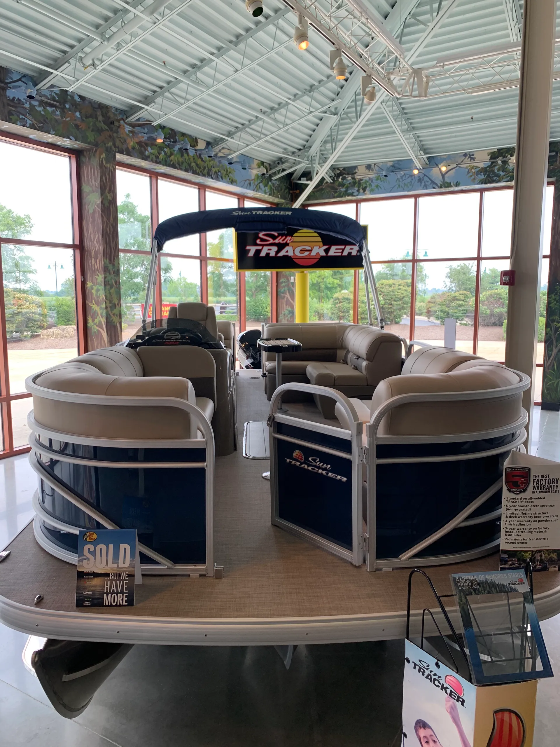 SUN TRACKER PARTY BARGE 22 RF XP3 in Montpelier, OH — photo 3