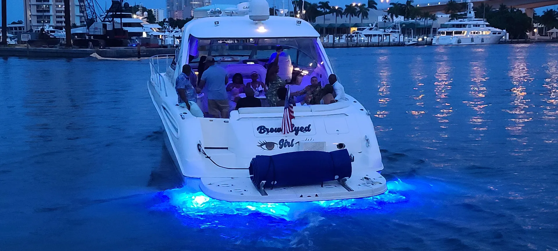 Gorgeous 60' Yacht - "Brown Eyed Girl" up to 13 ppl ** FALL SPECIALS