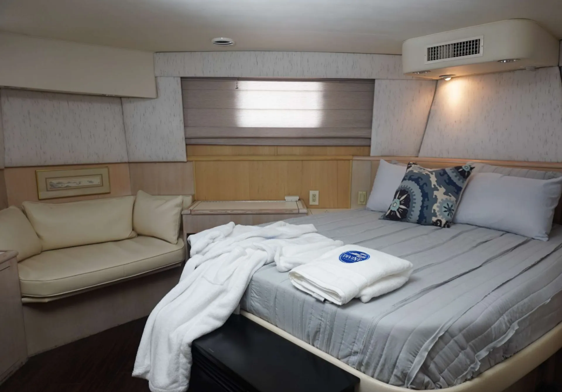 Hatteras Yachts 52' in Key West, FL — photo 10