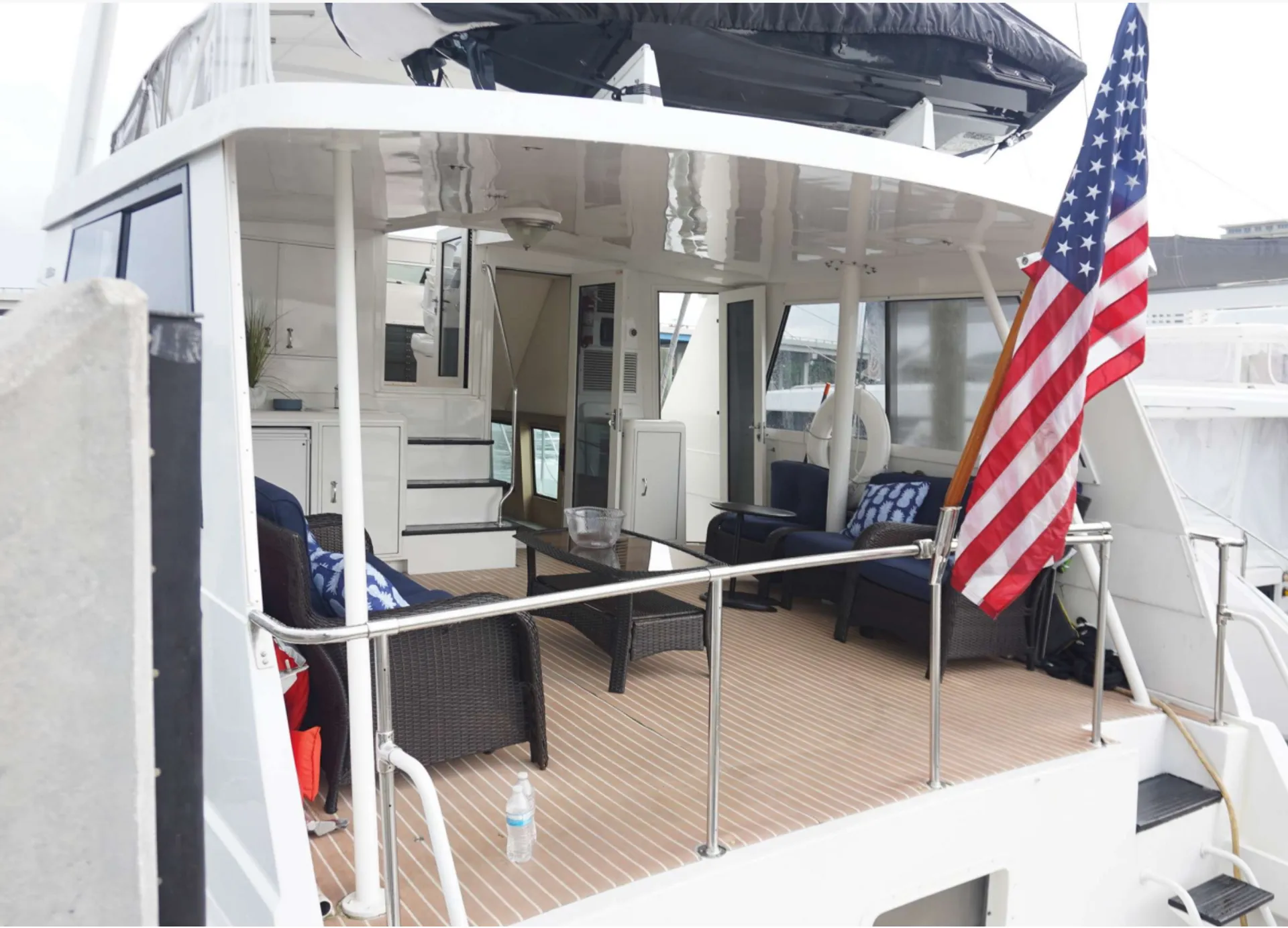 Hatteras Yachts 52' in Key West, FL — photo 2