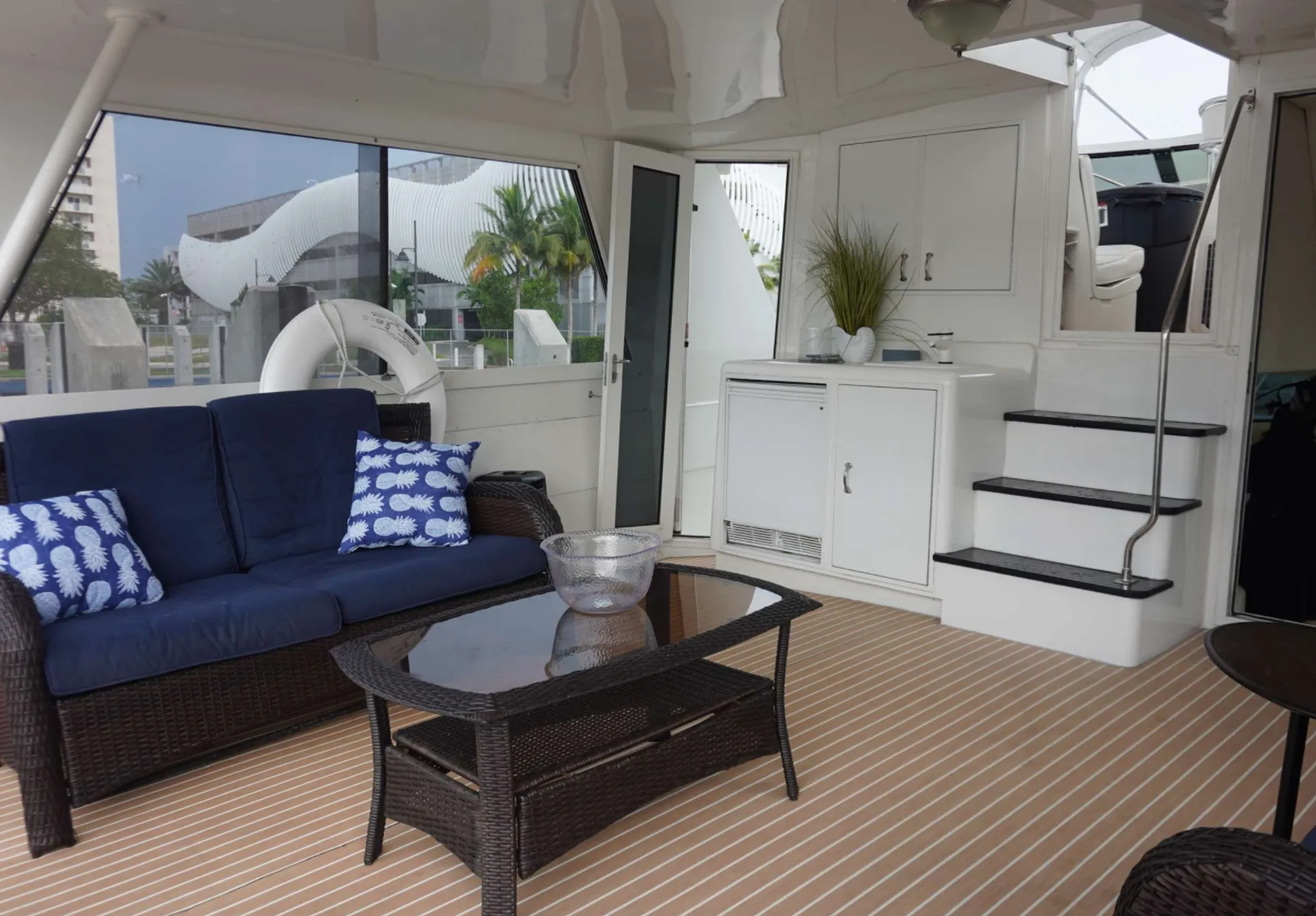 Hatteras Yachts 52' in Key West, FL — photo 3