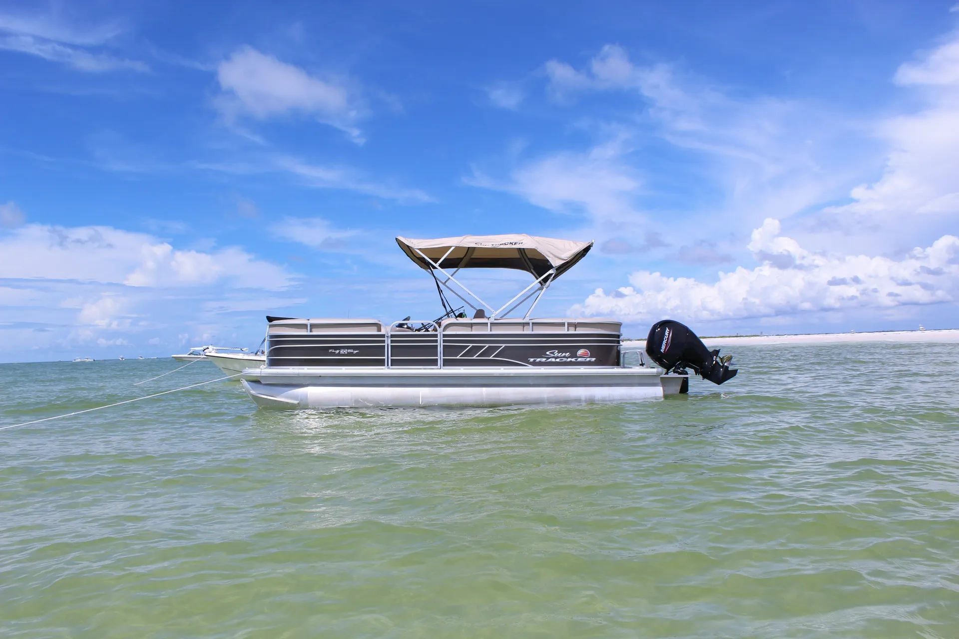 SUN TRACKER PARTY BARGE 22 DLX in Clearwater, FL — photo 2