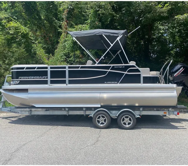 Rent a PRINCECRAFT pontoon in Lake Wylie, SC near me