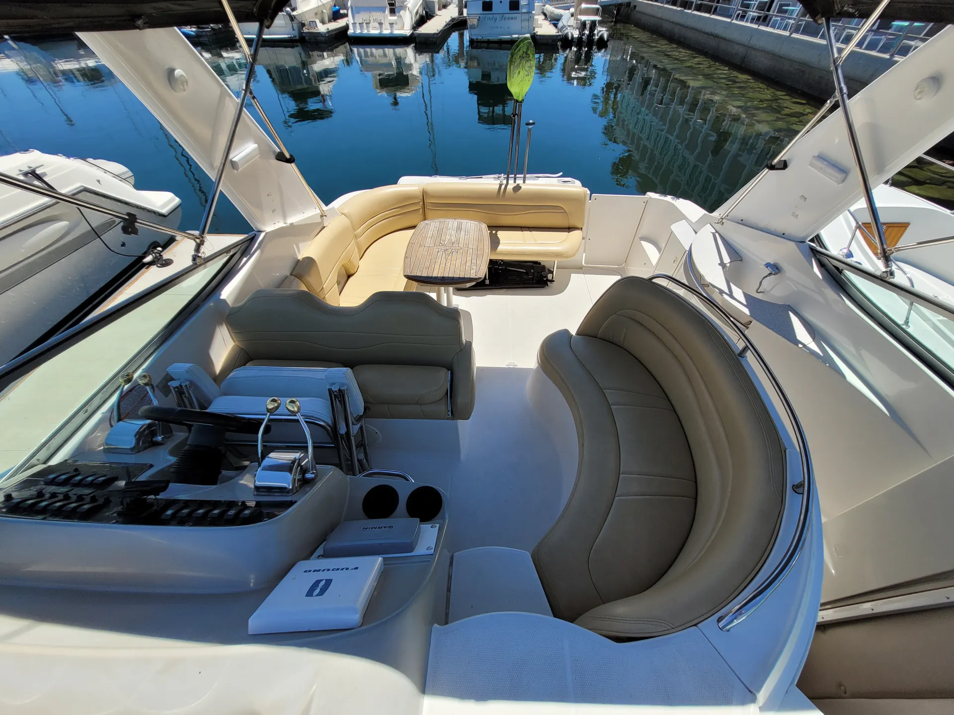 Chaparral Boats 370 Signature in Redondo Beach, CA — photo 2