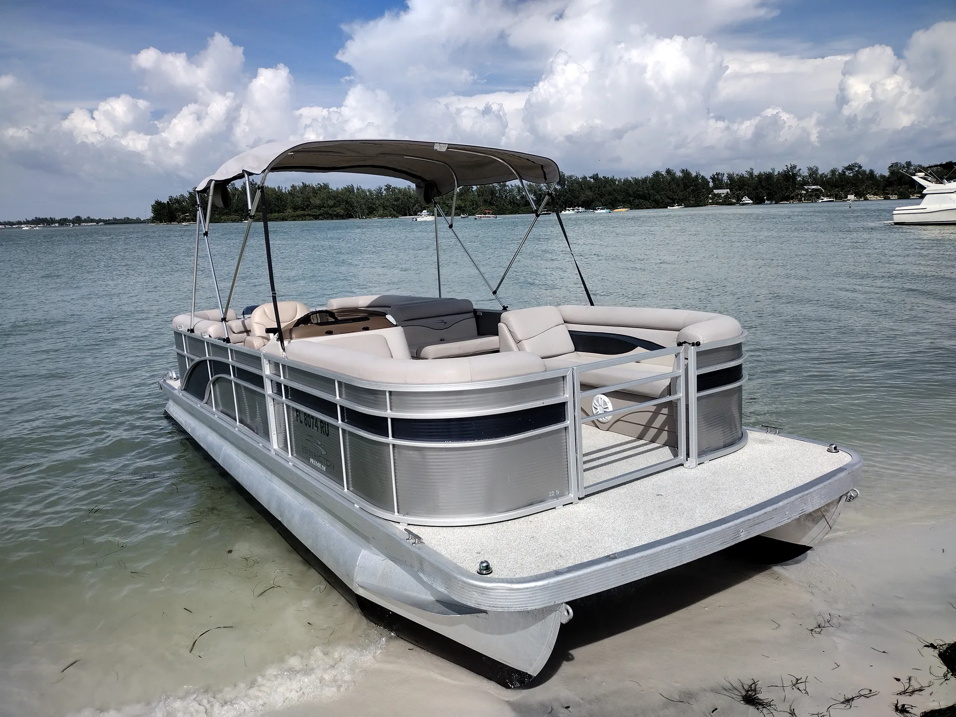 BERKSHIRE PONTOONS 222CR in Holmes Beach, FL — photo 2