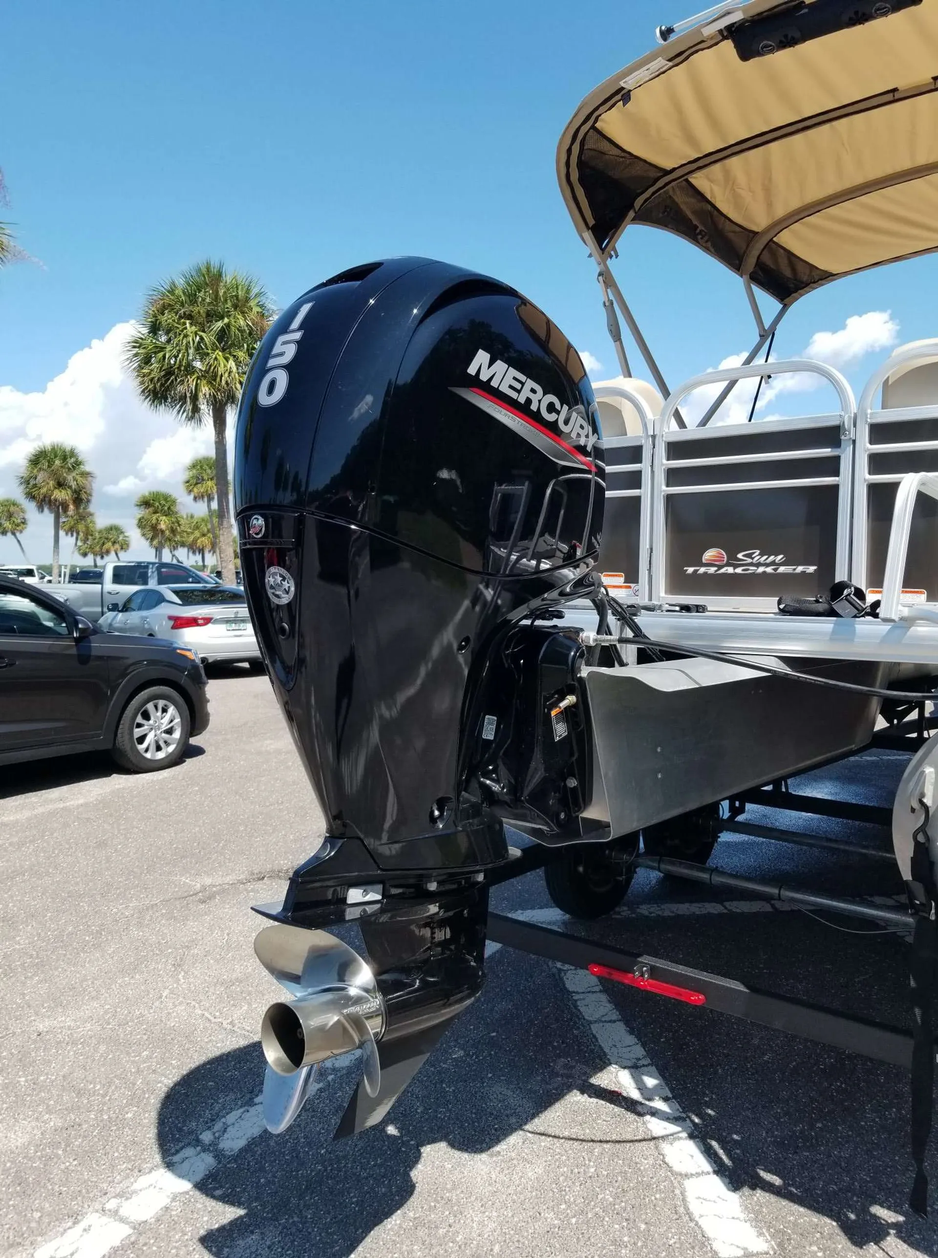 SUN TRACKER PARTY BARGE 22 DLX in Clearwater, FL — photo 9