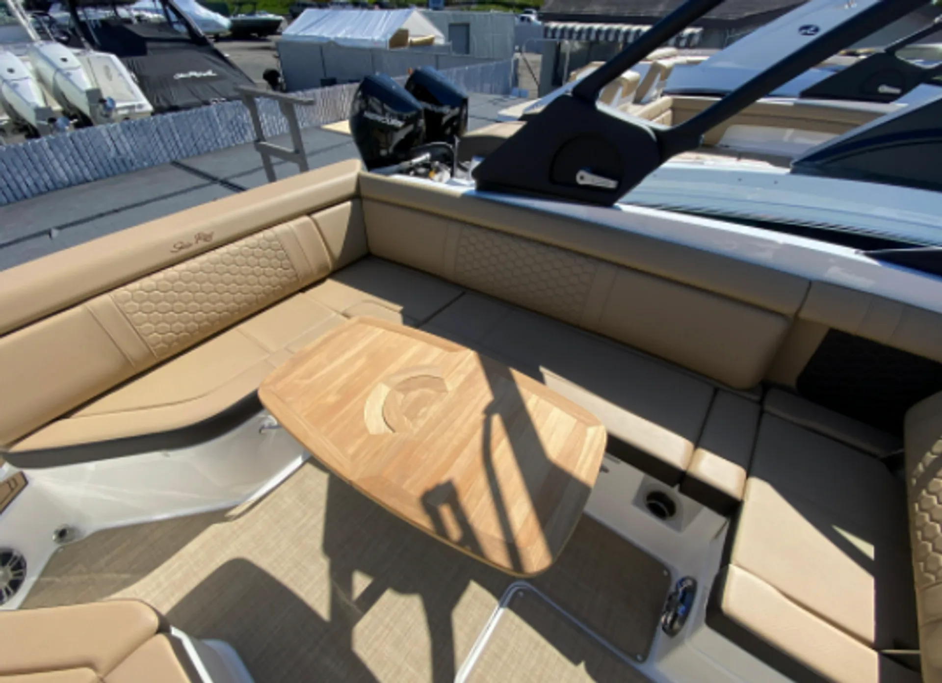 *Female Owned*-Manhattan #1 Luxury Yacht- 8 Passengers