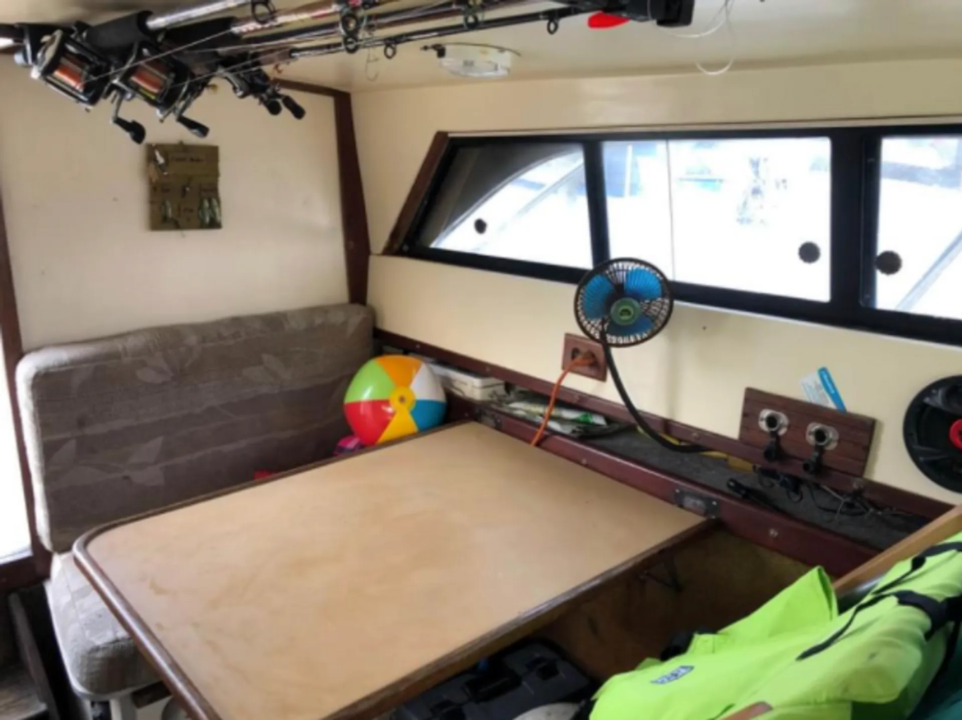 Silverton Marine 26 Flybridge in Bay Shore, NY — photo 3