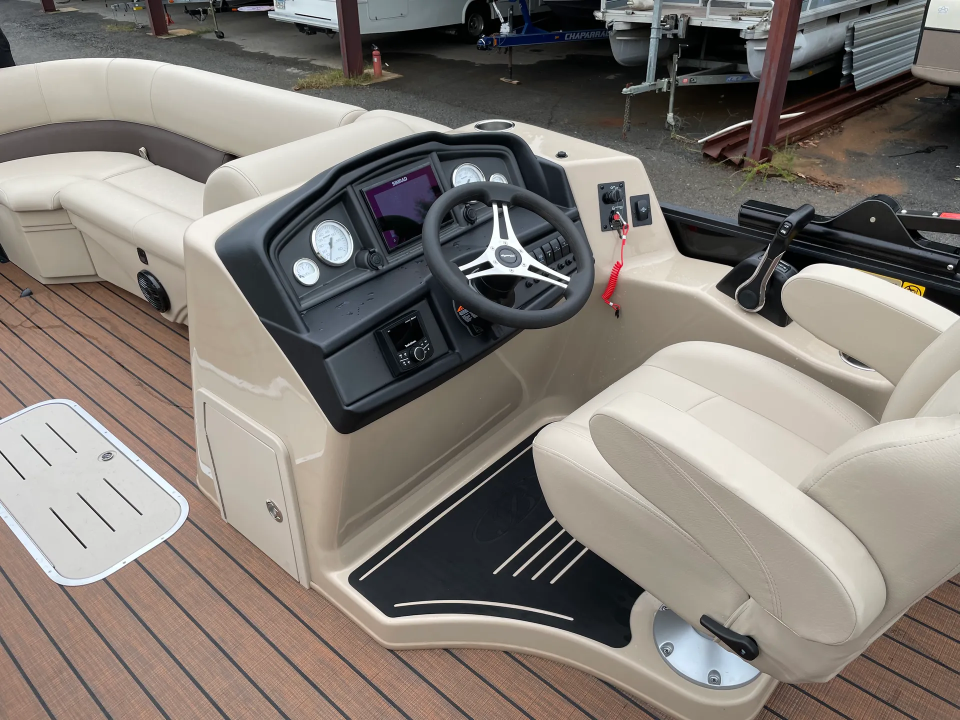 24’ Bentley Tritoon **200HP on Lake Lanier