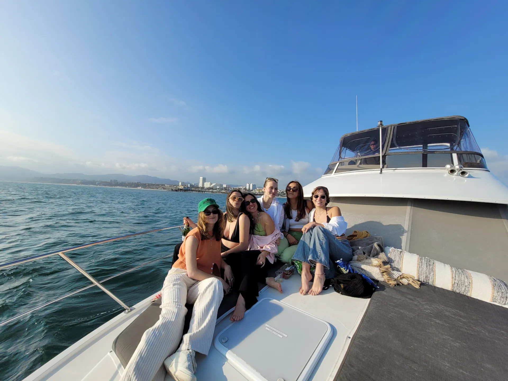 Spacious Modern 40ft Luxury Power Yacht ☀️ BEST VALUE! 