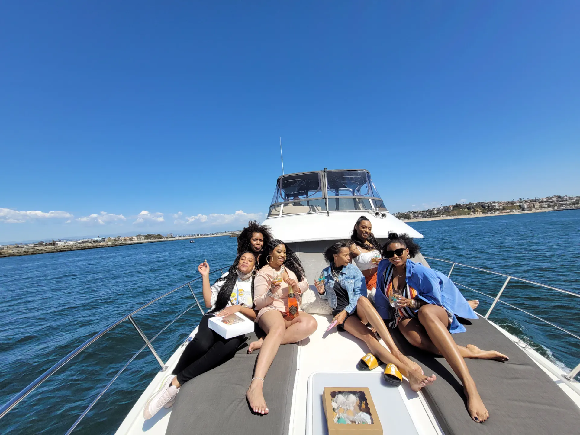 Spacious Modern 40ft Luxury Power Yacht ☀️ BEST VALUE! 