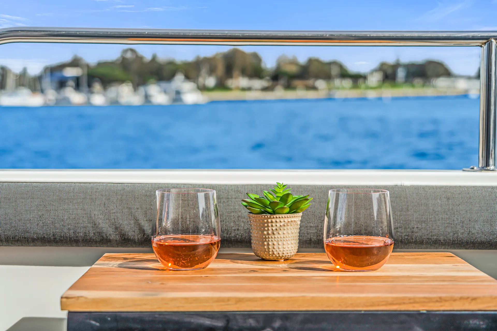 Spacious Modern 40ft Luxury Power Yacht ☀️ BEST VALUE! 