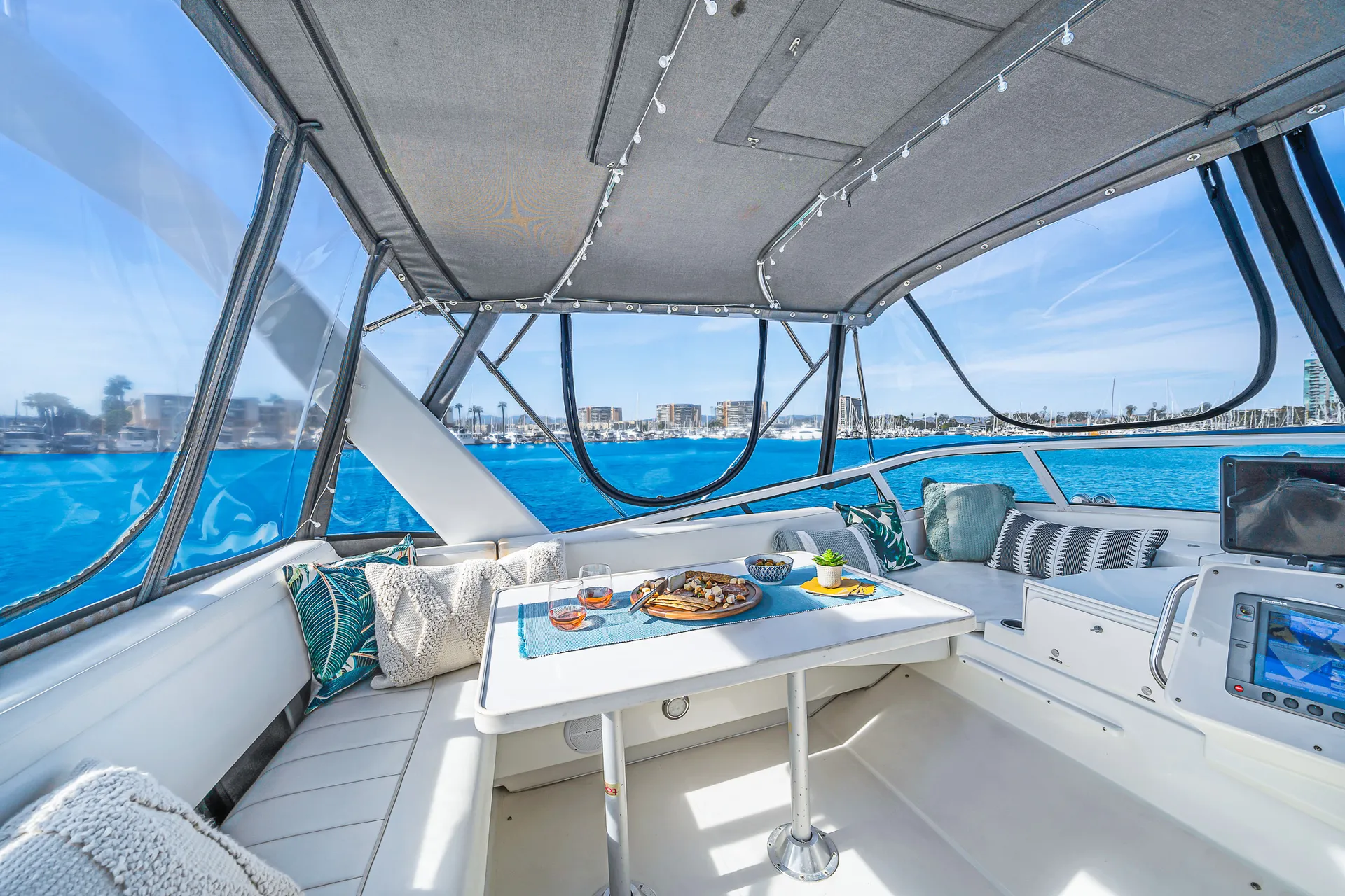 Spacious Modern 40ft Luxury Power Yacht ☀️ BEST VALUE! 