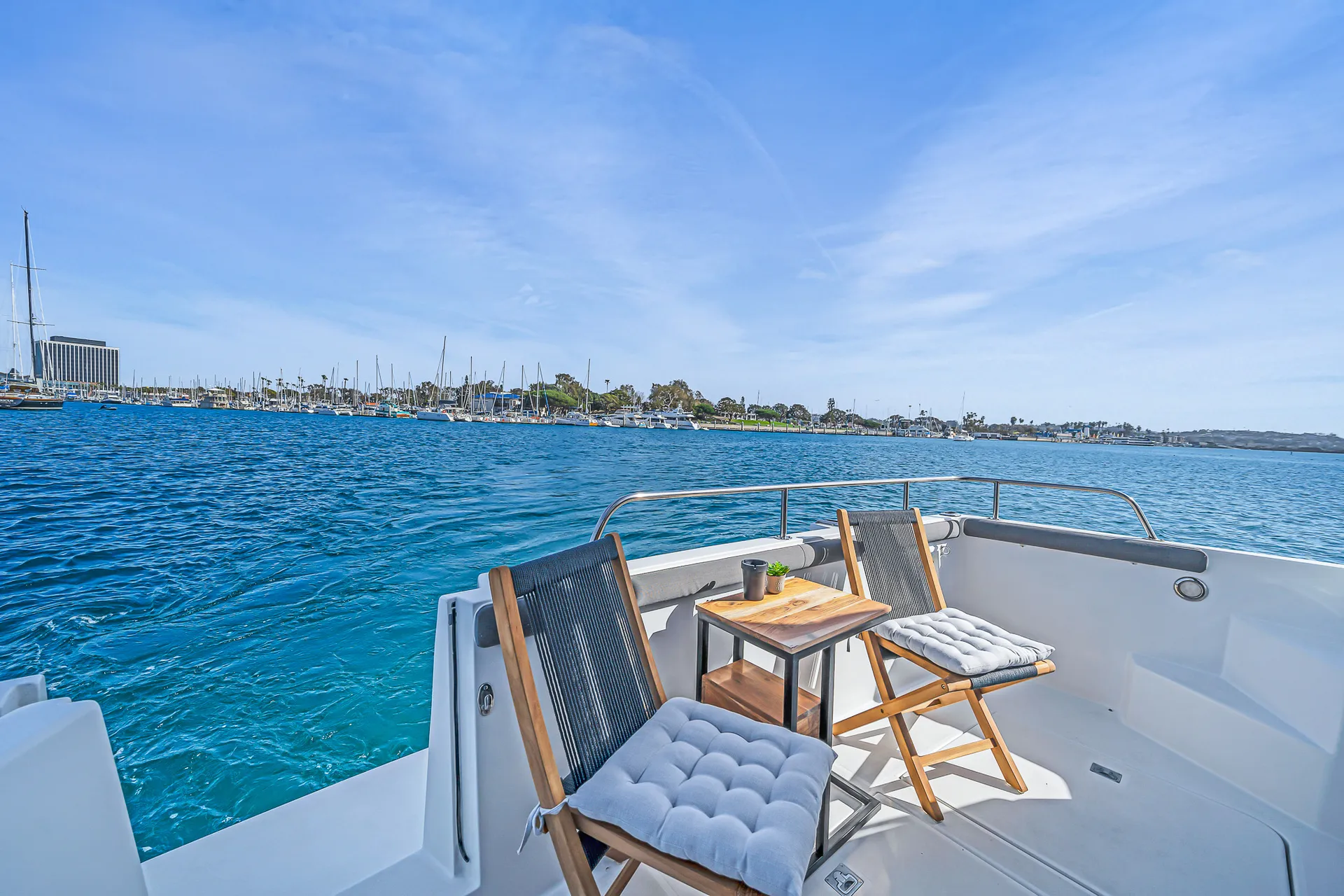 Spacious Modern 40ft Luxury Power Yacht ☀️ BEST VALUE! 