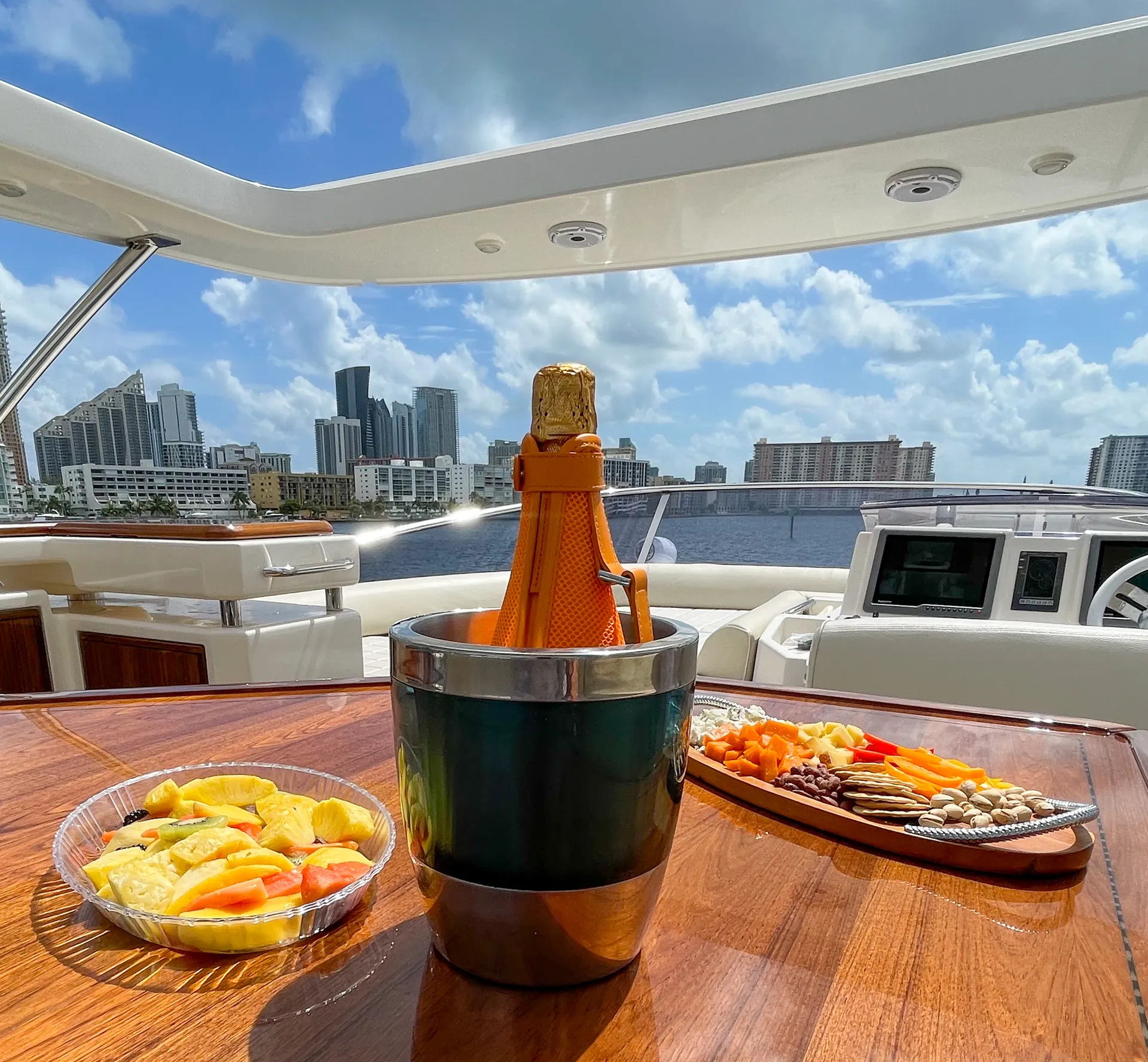 Azimut Flybridge in Miami Beach, FL — photo 8