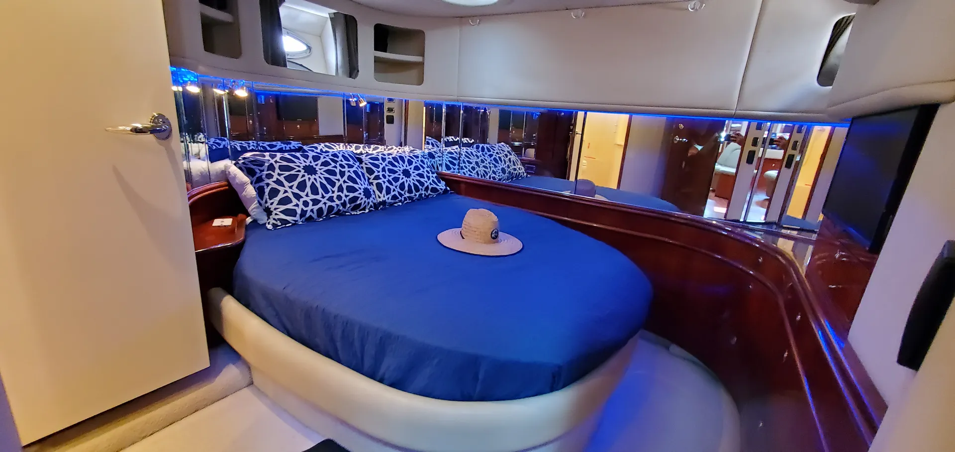 60 Foot Luxury Yacht Charter - A VIP Experience (Nauti Buoyz)