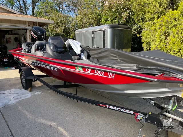 Rent a TRACKER BY TRACKER MARINE bass boat in Wheatland, CA near me