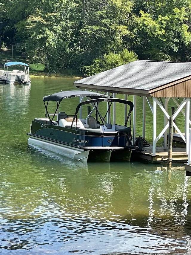 Rent a TAHOE PONTOONS pontoon in Mooresville, NC near me