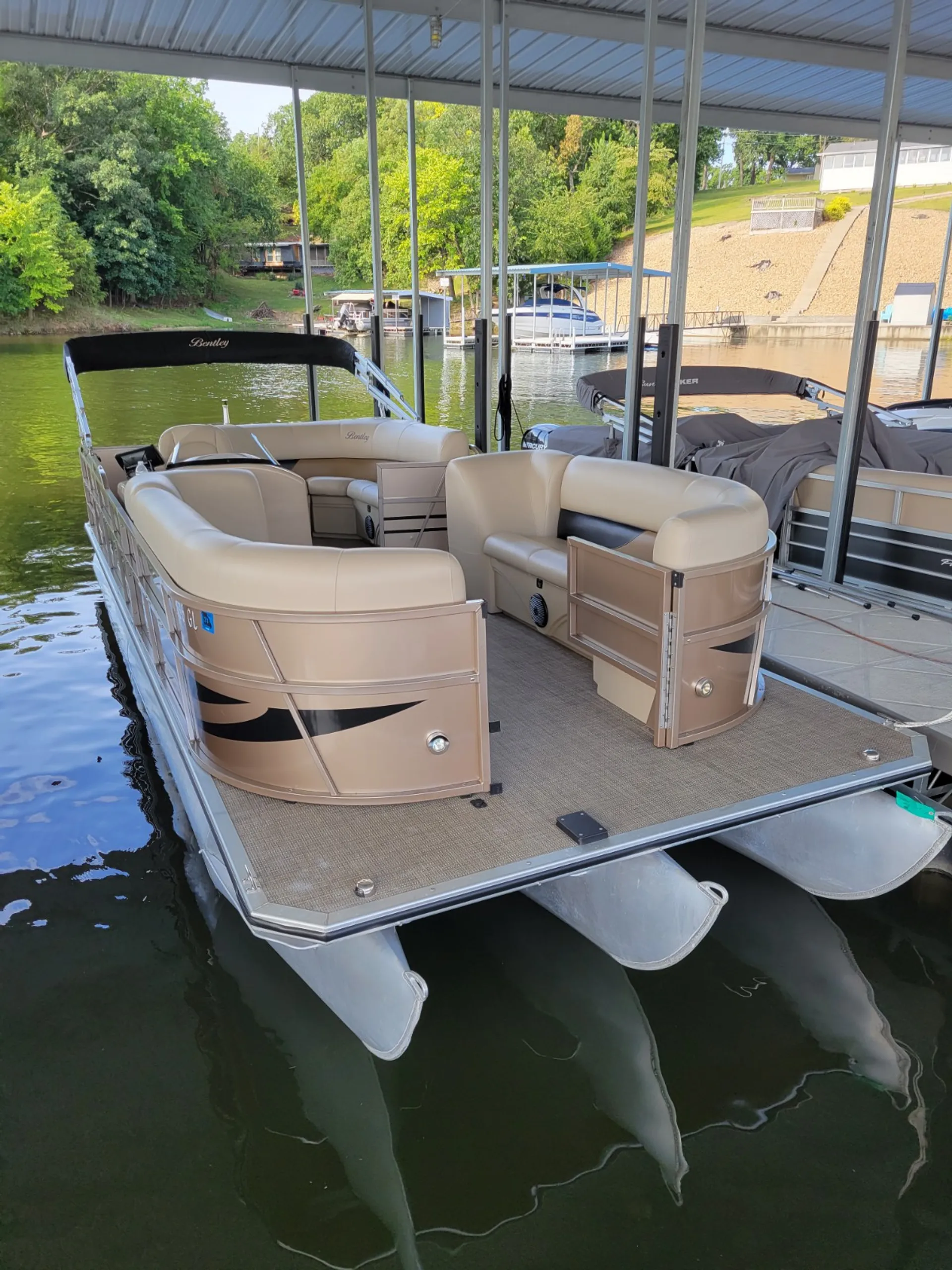 ENCORE BENTLEY BENTLEY ENCORE 243 CRUISE TT in Osage Beach, MO — photo 2