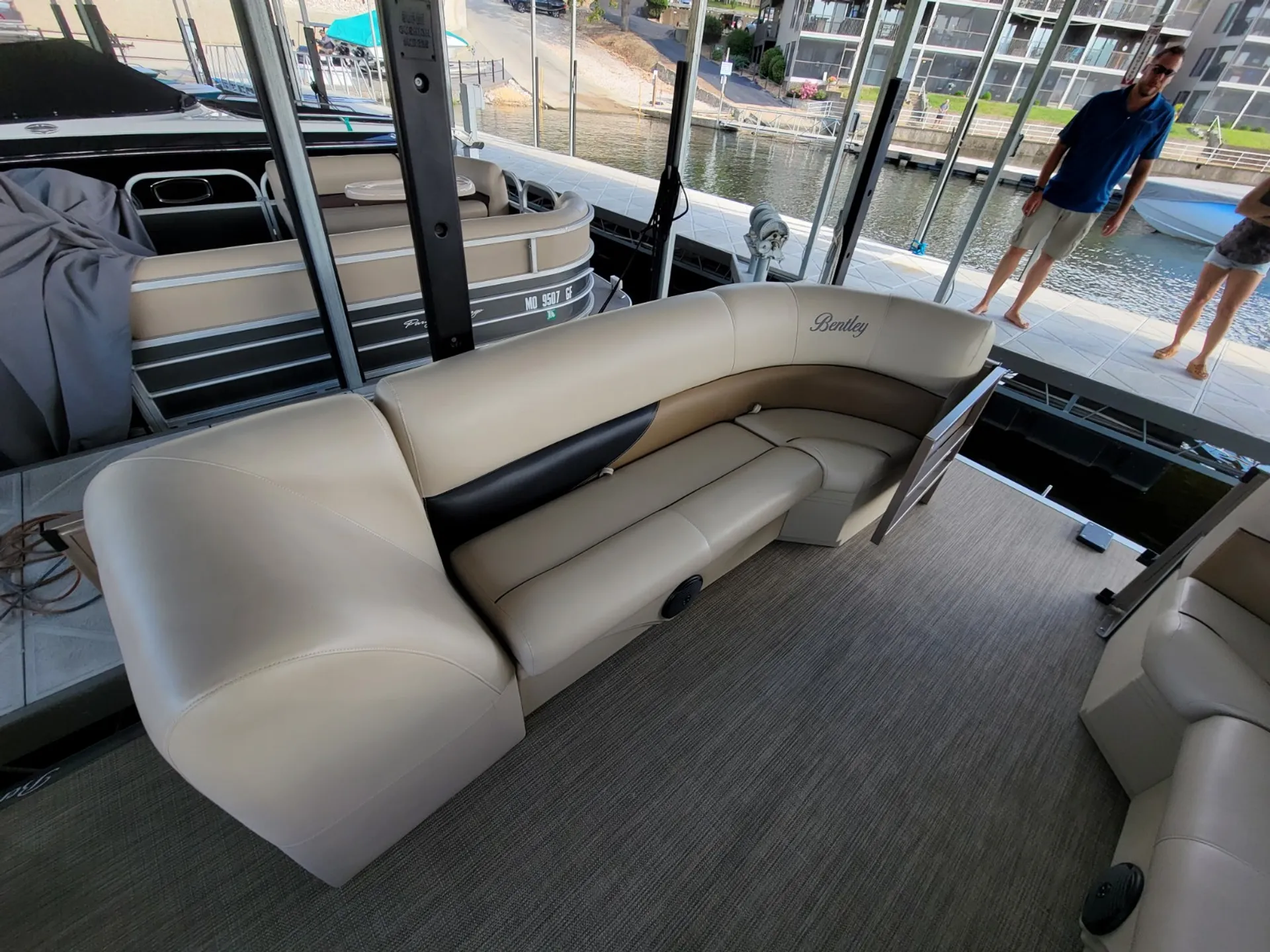 ENCORE BENTLEY BENTLEY ENCORE 243 CRUISE TT in Osage Beach, MO — photo 9