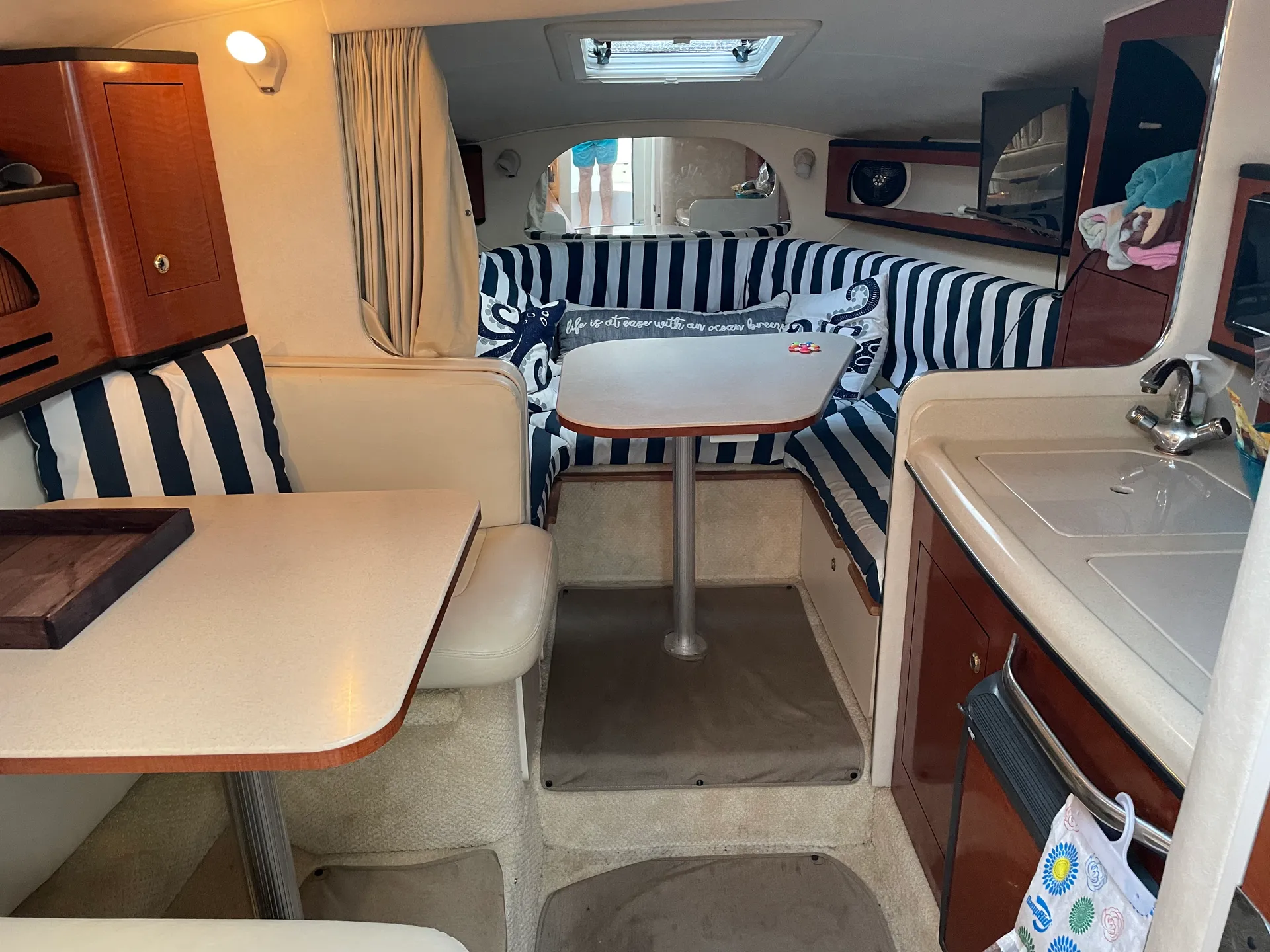 Sea Ray Boats 280 Sundancer in New Rochelle, NY — photo 3