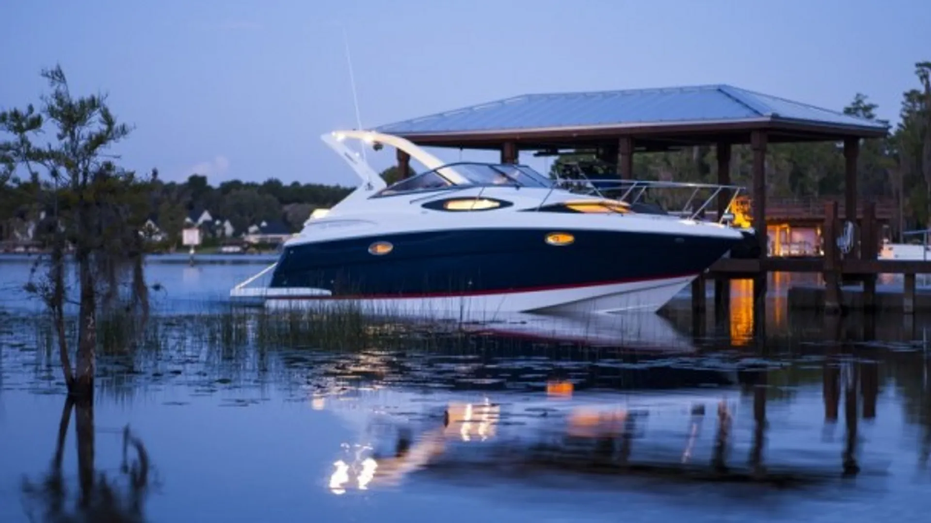 Regal 31' Express in St. Petersburg, FL — photo 3