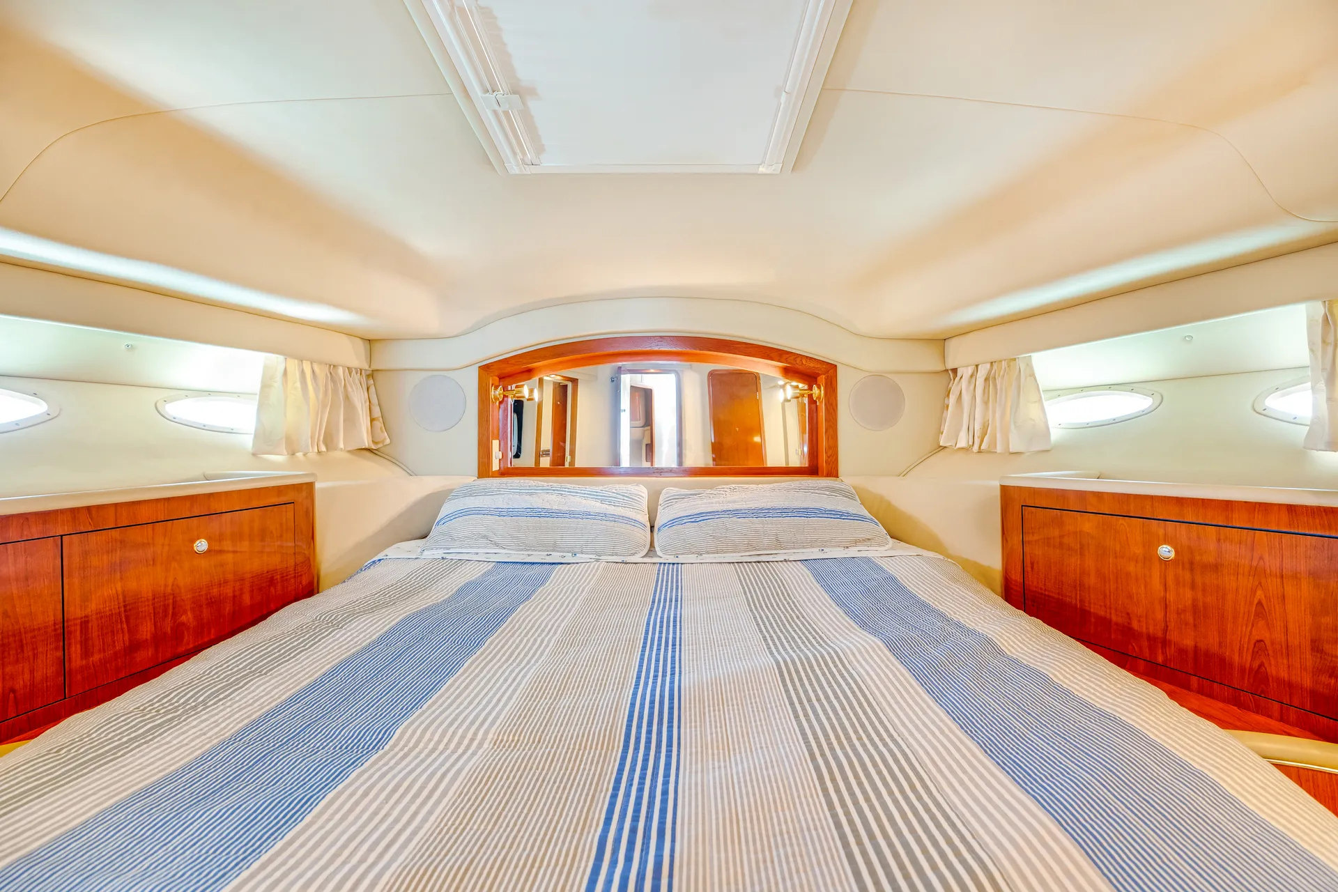 Sea Ray Boats 400 Sedan Bridge in Miami, FL — photo 4