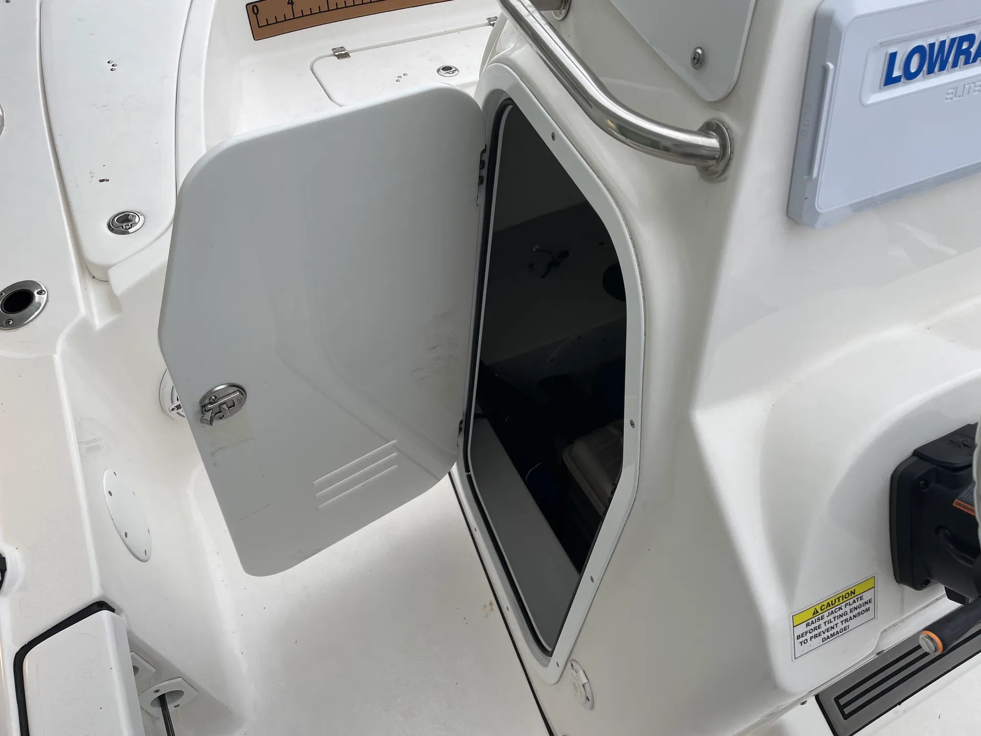 Tidewater Boats Baymax 2110 in Auburndale, FL — photo 7