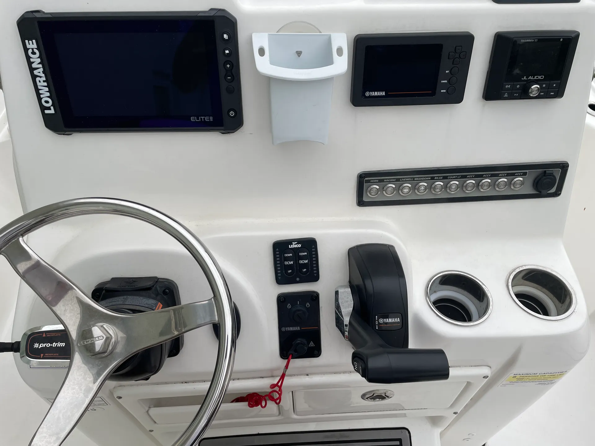 Tidewater Boats Baymax 2110 in Auburndale, FL — photo 9