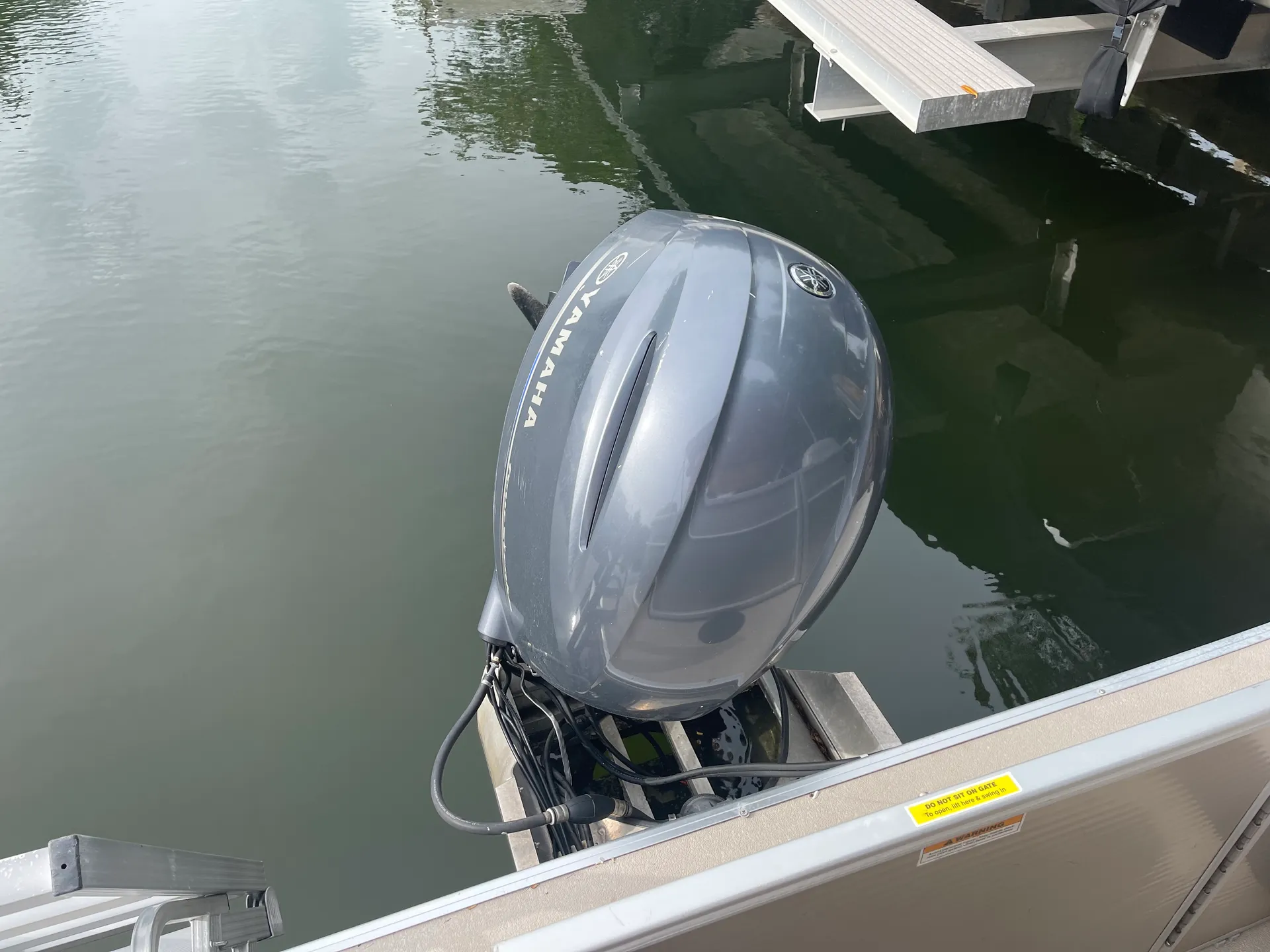 Explore Key Largo in Comfort – 22' Godfrey Sweetwater Pontoon Boat!