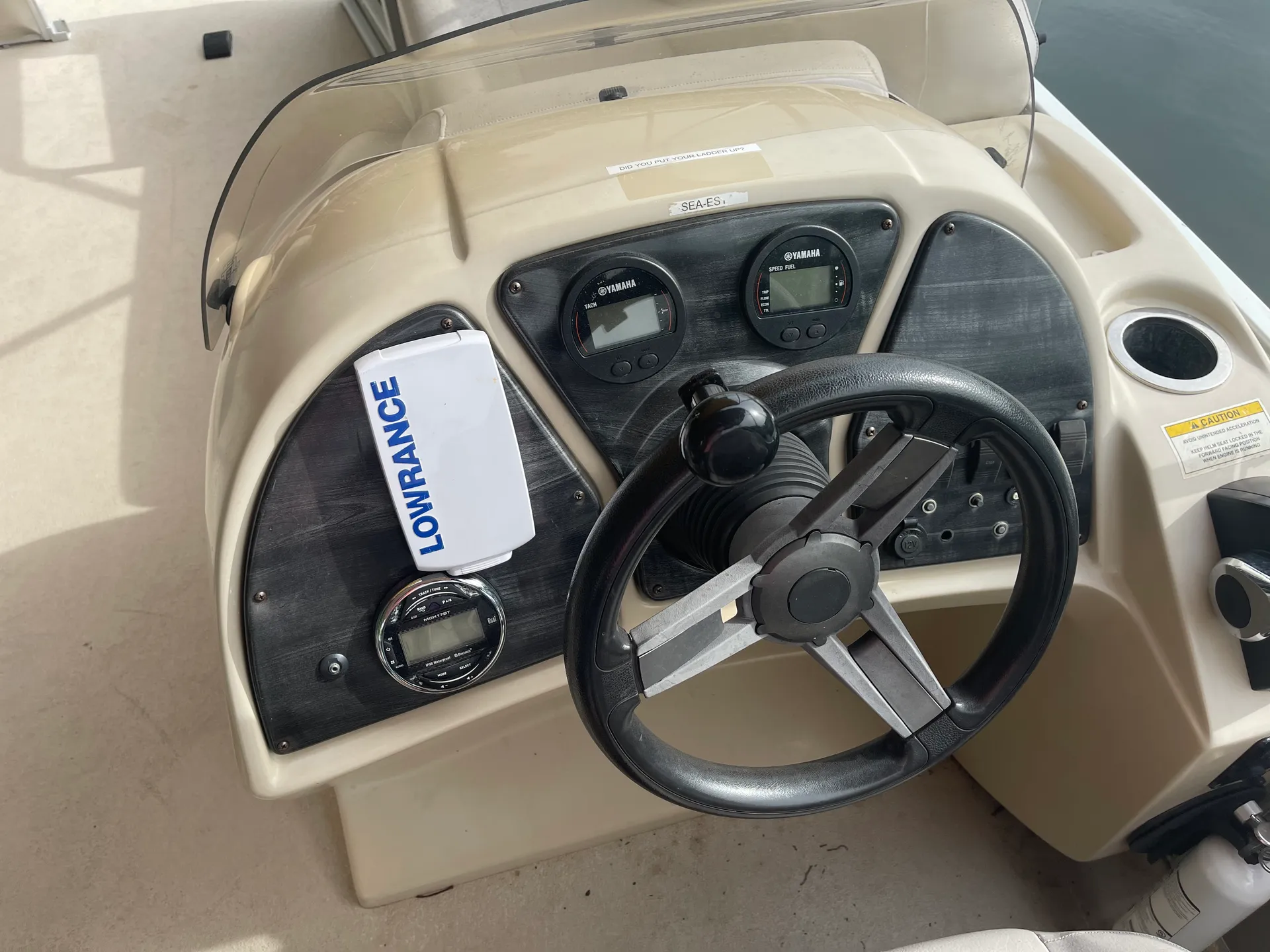 Explore Key Largo in Comfort – 22' Godfrey Sweetwater Pontoon Boat!