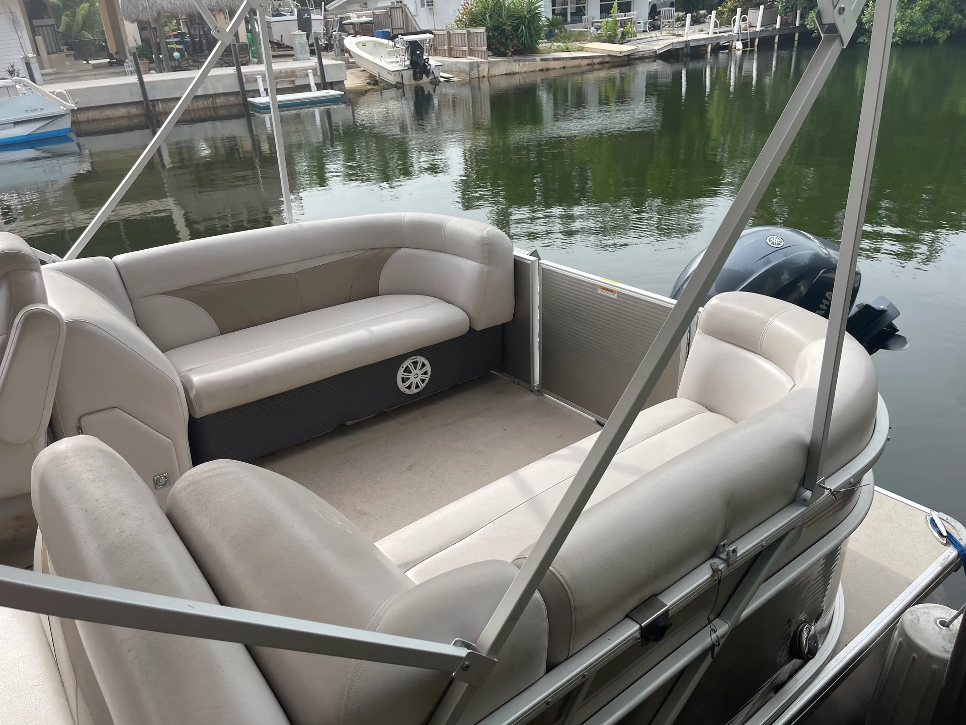 Explore Key Largo in Comfort – 22' Godfrey Sweetwater Pontoon Boat!