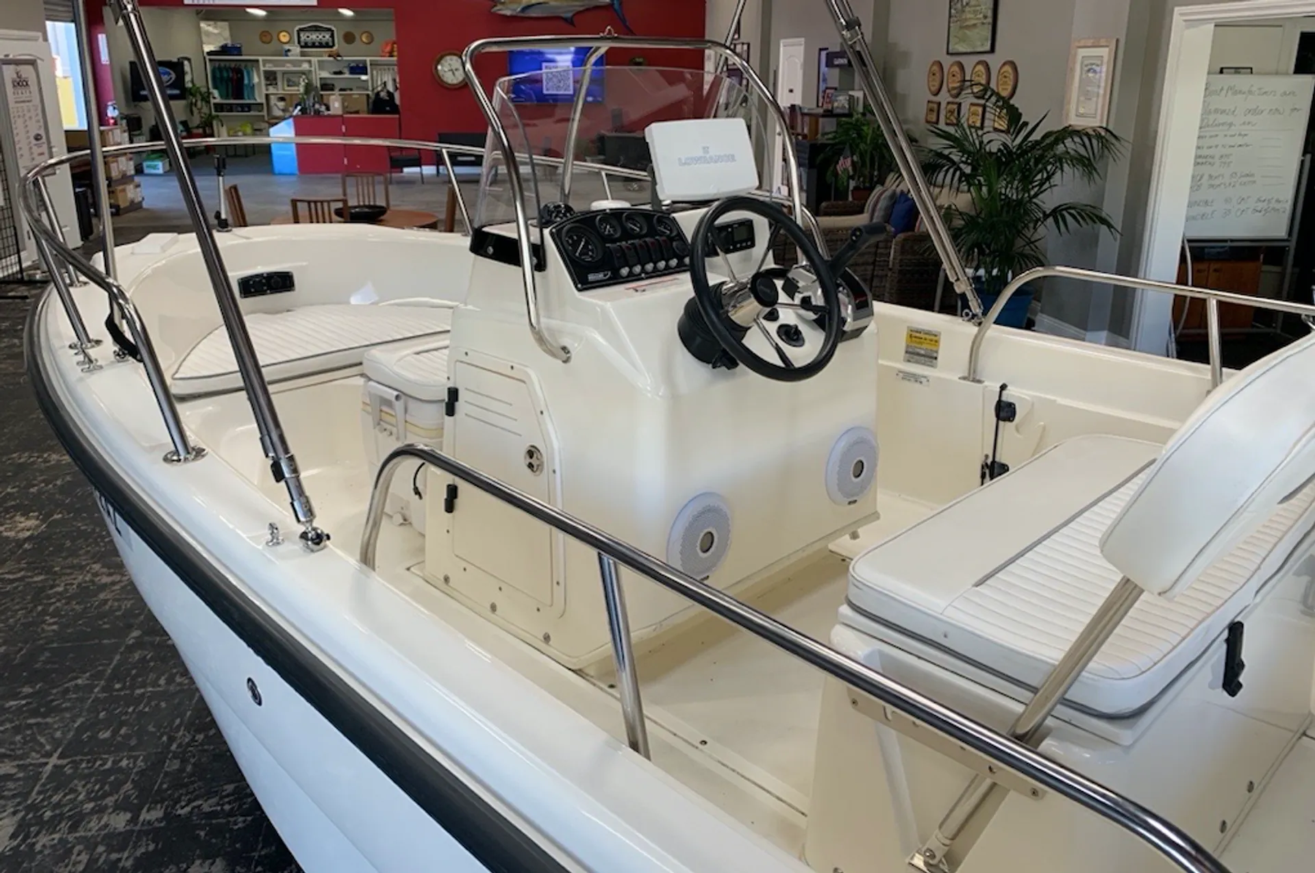 Boston Whaler 160 Dauntless  in Oxnard, CA — photo 5