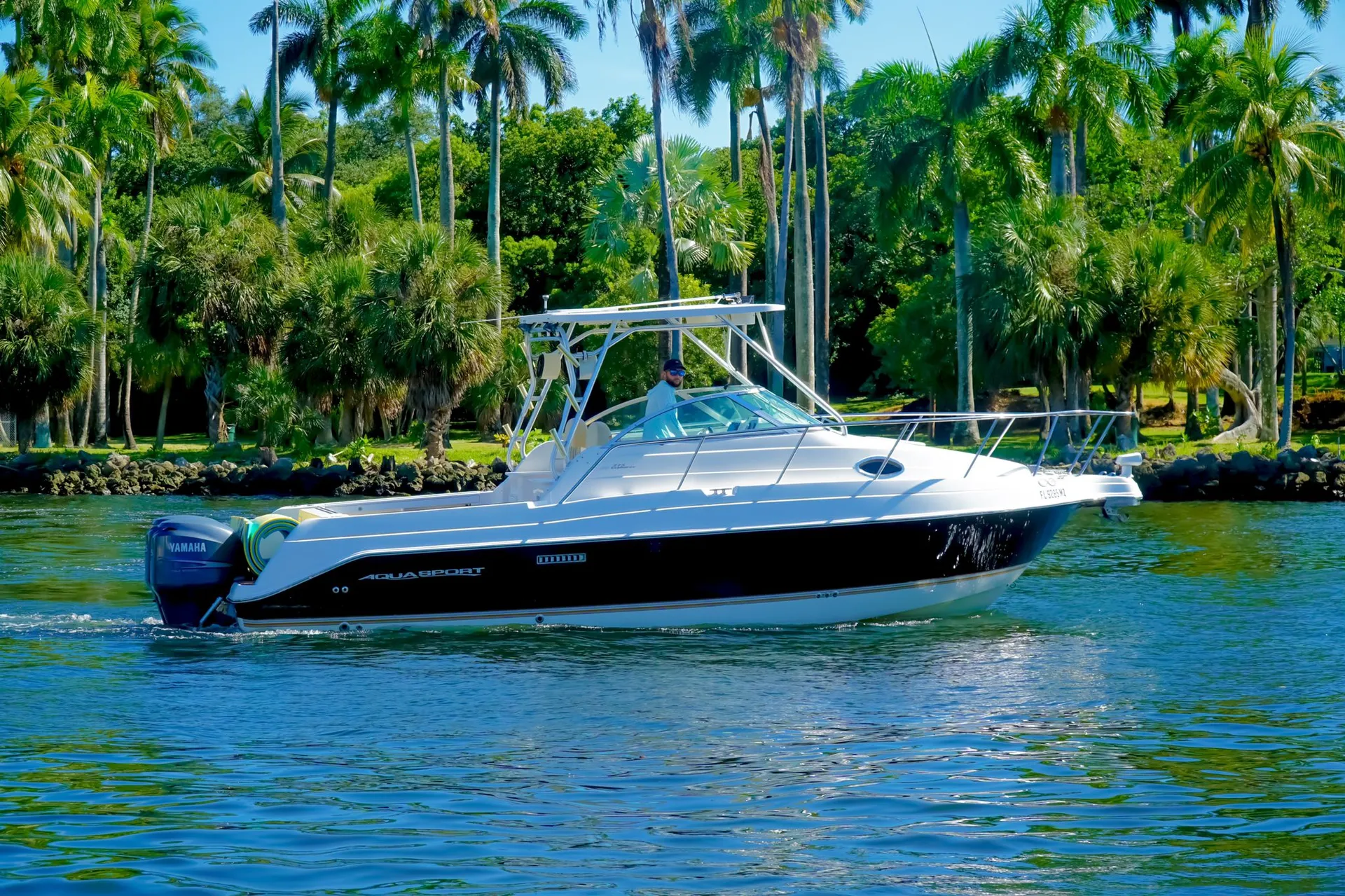 28' Aquasport boats ** 1 HOUR FREE**