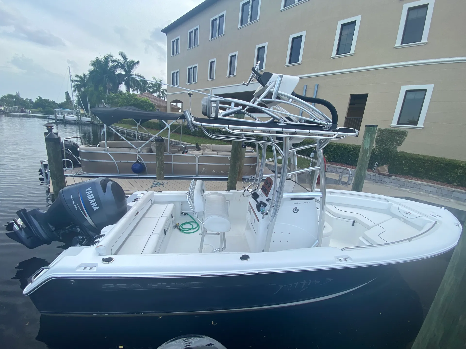 Sea Hunt Boats Ultra 211 in Cape Coral, FL — photo 4