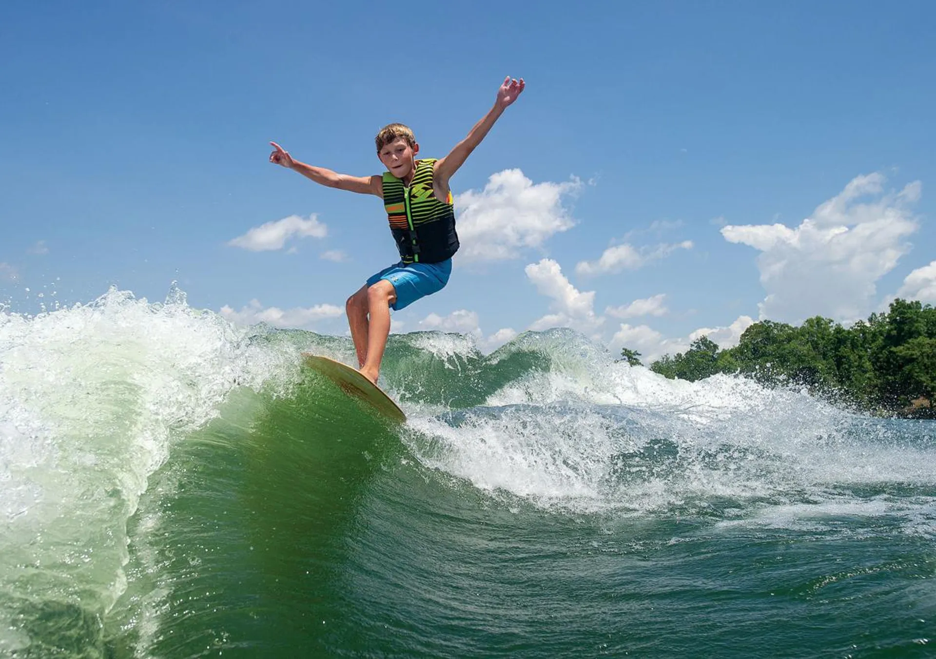 CHAPARRAL BOATS 223 VORTEX VRX W/TRAILER in North Miami Beach, FL — photo 3