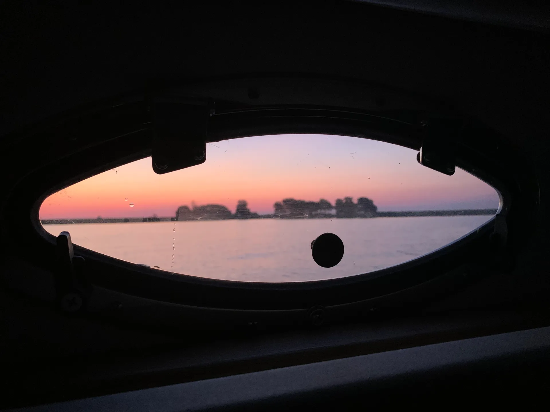 Sea Ray Boats 400 Express Cruiser in Boyne City, MI — photo 9