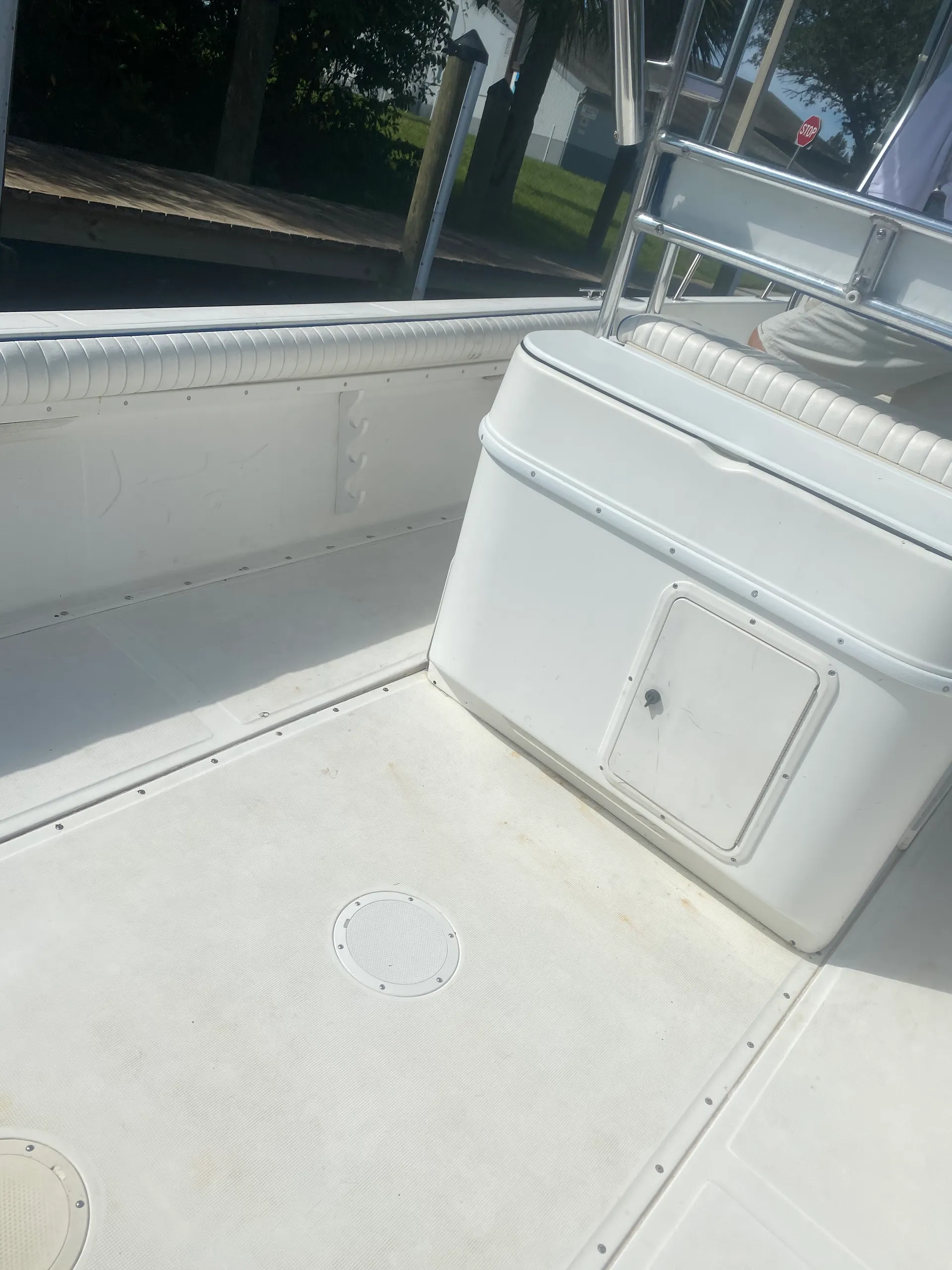 Edgewater Powerboats 260 CC in Hollywood, FL — photo 4