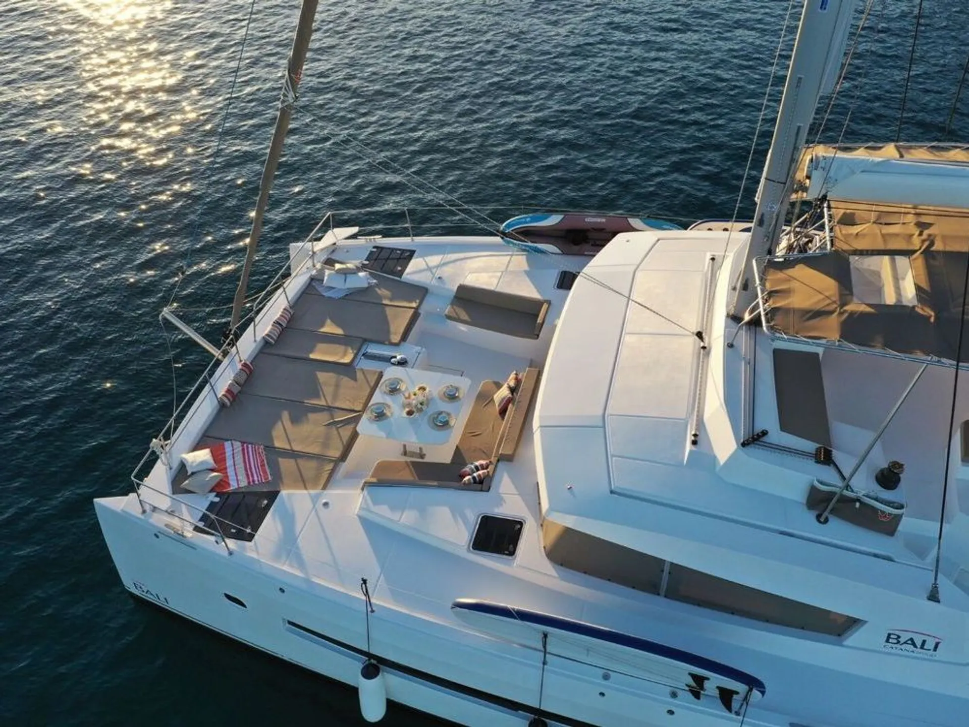 54' Luxury Yacht – Perfect for Family, Friends & Business Outings
