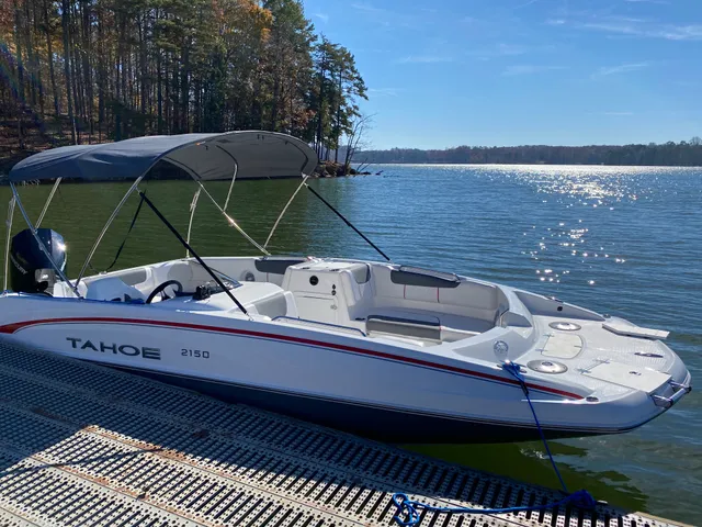 Rent a TAHOE BY TRACKER MARINE deck boat in Cumming, GA near me