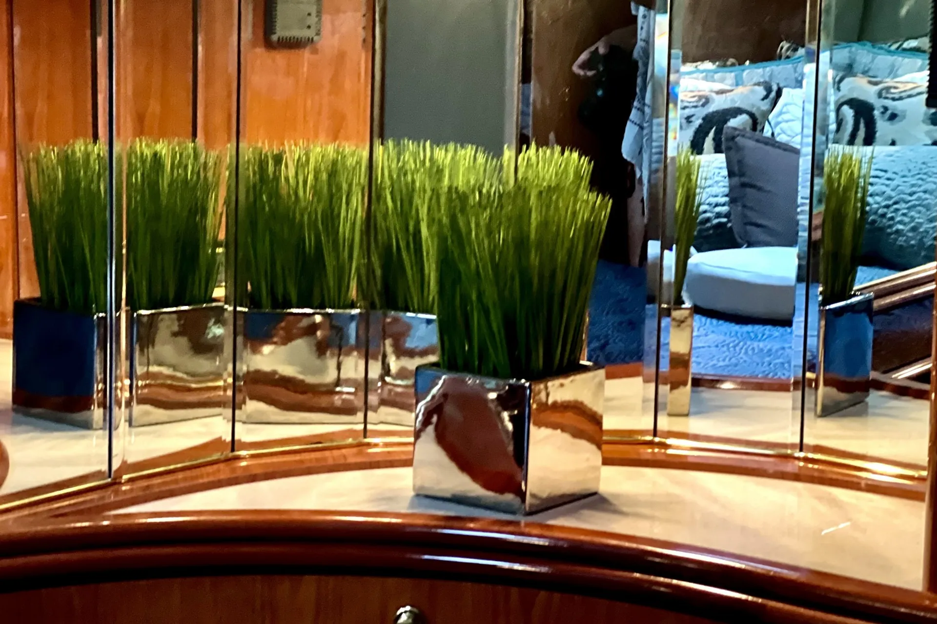 54' The BIG South Beach Sundancer!