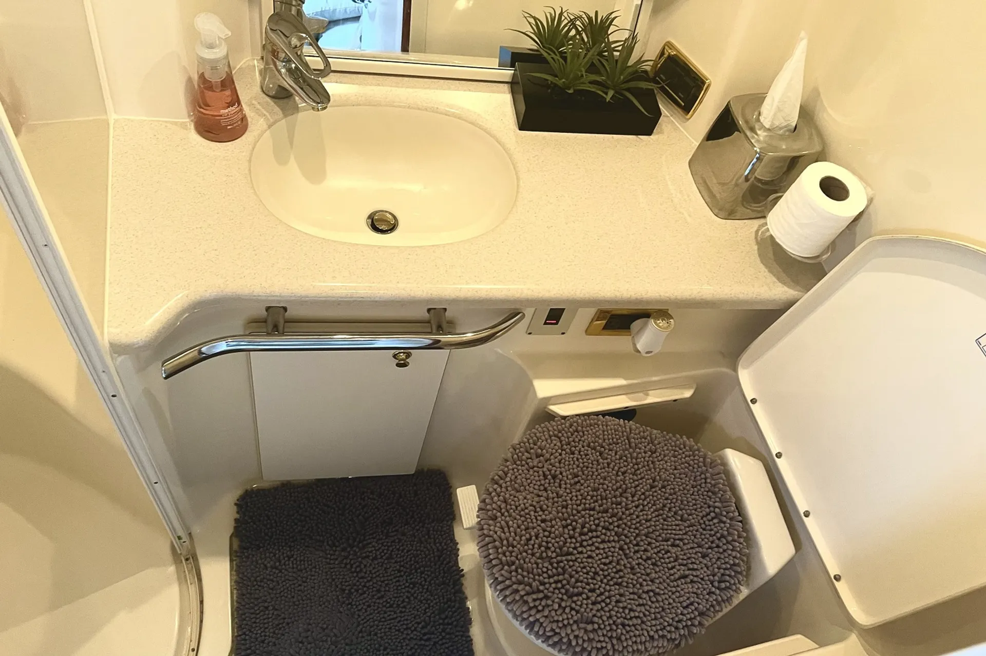 54' The BIG South Beach Sundancer!