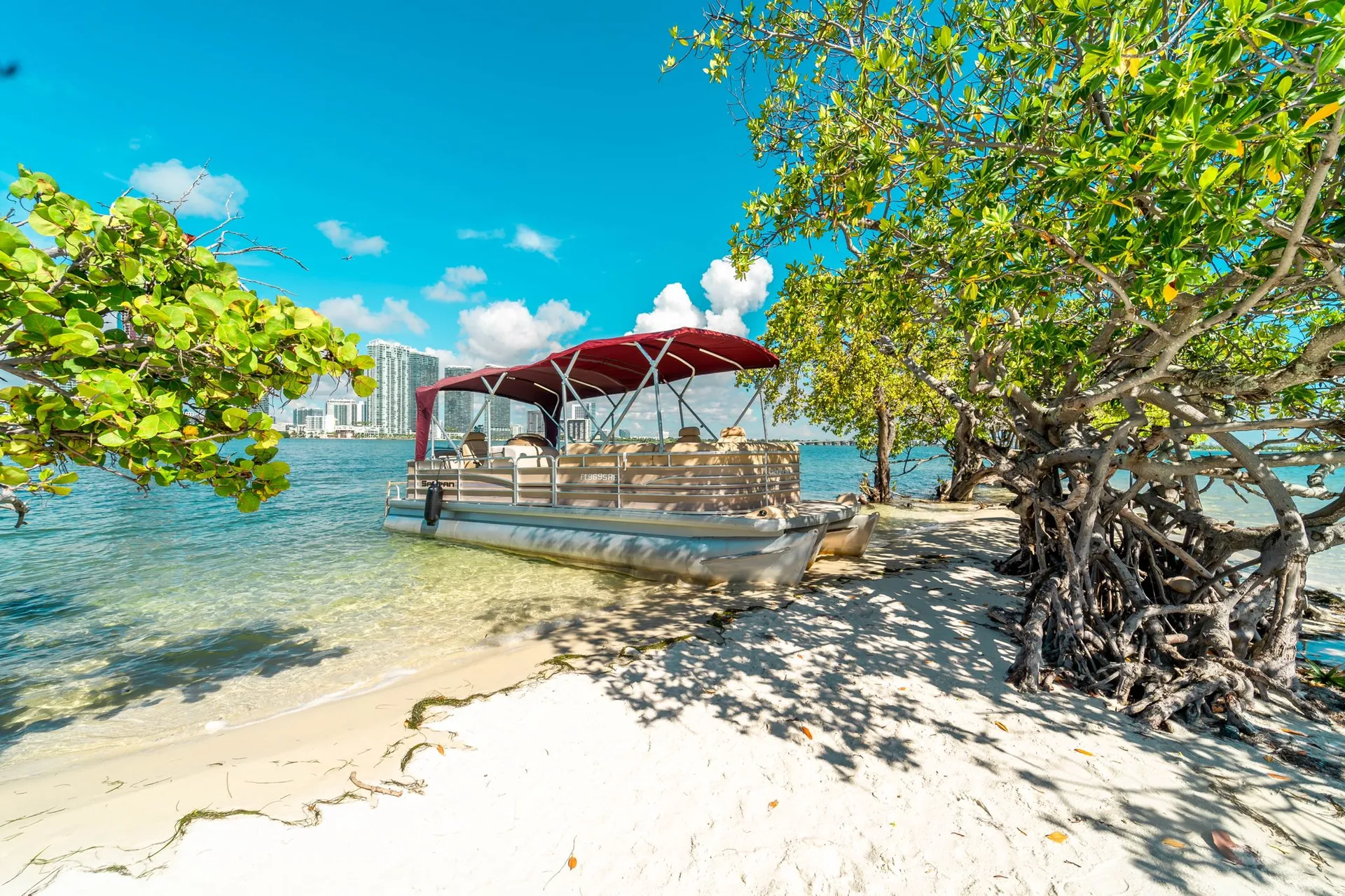 Godfrey Marine Sanpan 2500 FE in Miami, FL — photo 3