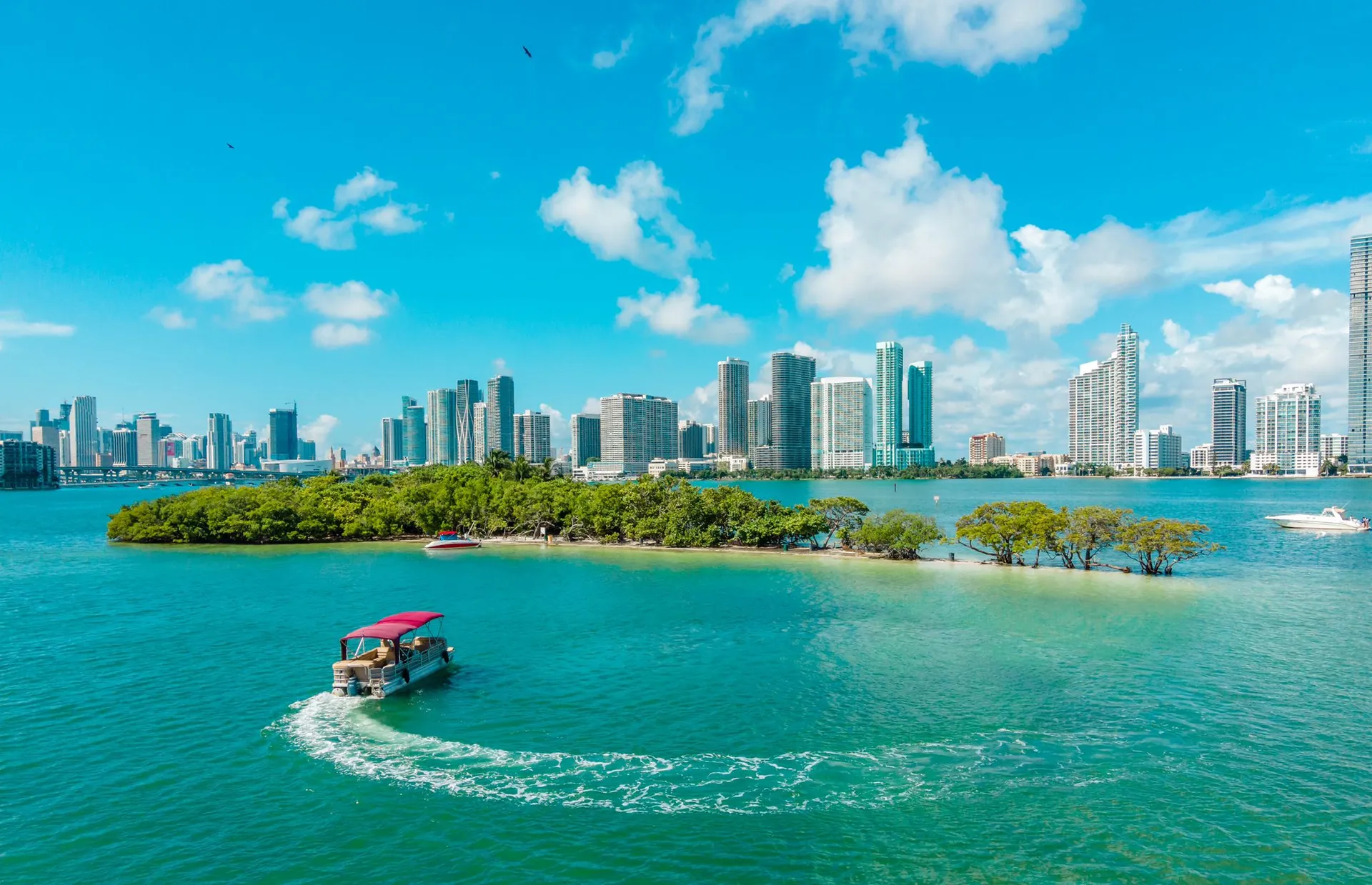 Godfrey Marine Sanpan 2500 FE in Miami, FL — photo 7