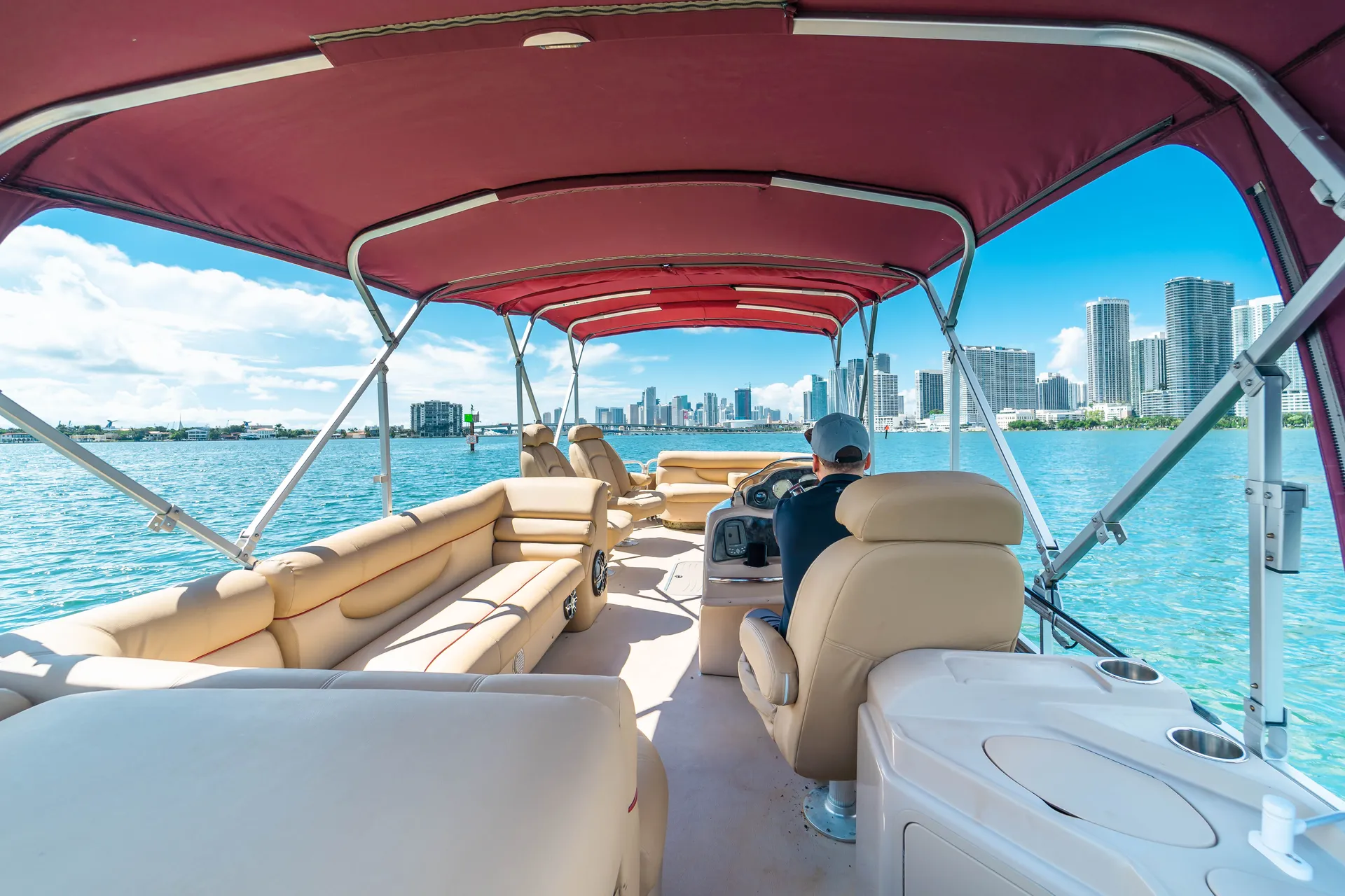 Godfrey Marine Sanpan 2500 FE in Miami, FL — photo 8