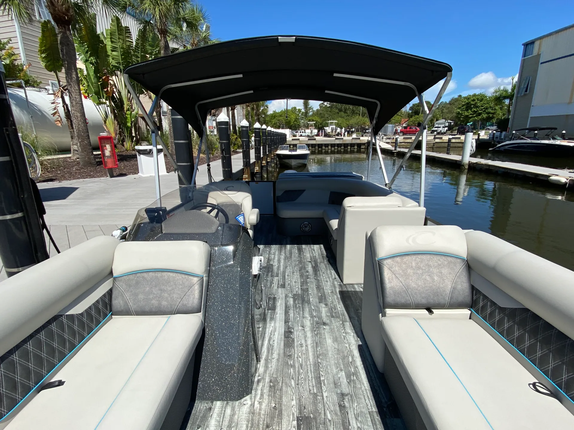 CREST PONTOONS 220 SLS CREST III in Englewood, FL — photo 3