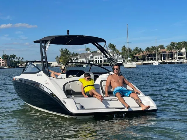 Rent a YAMAHA deck boat in Delray Beach, FL near me