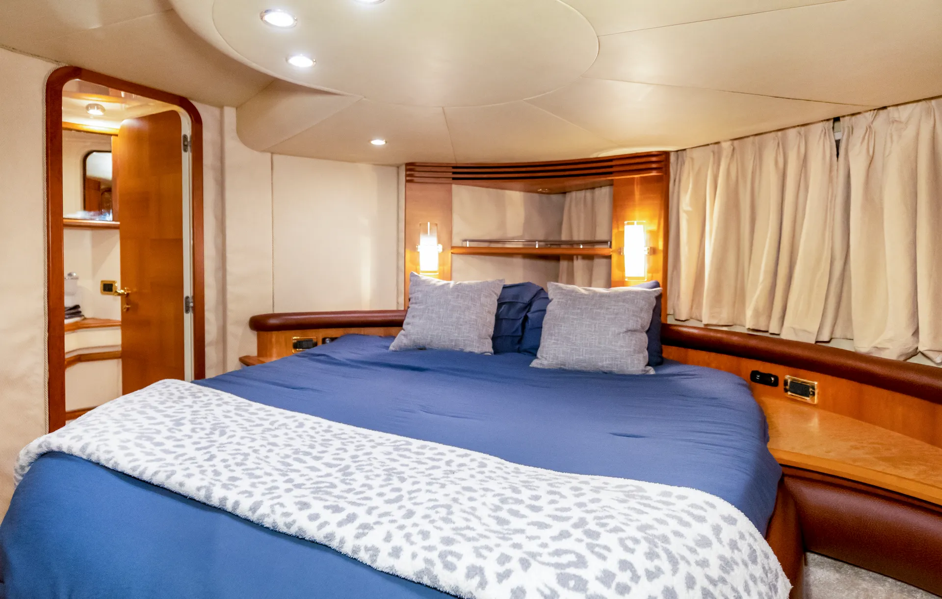 BEST Azimut Fly 55‘ OUT OF MIAMI BEACH MARINA! 